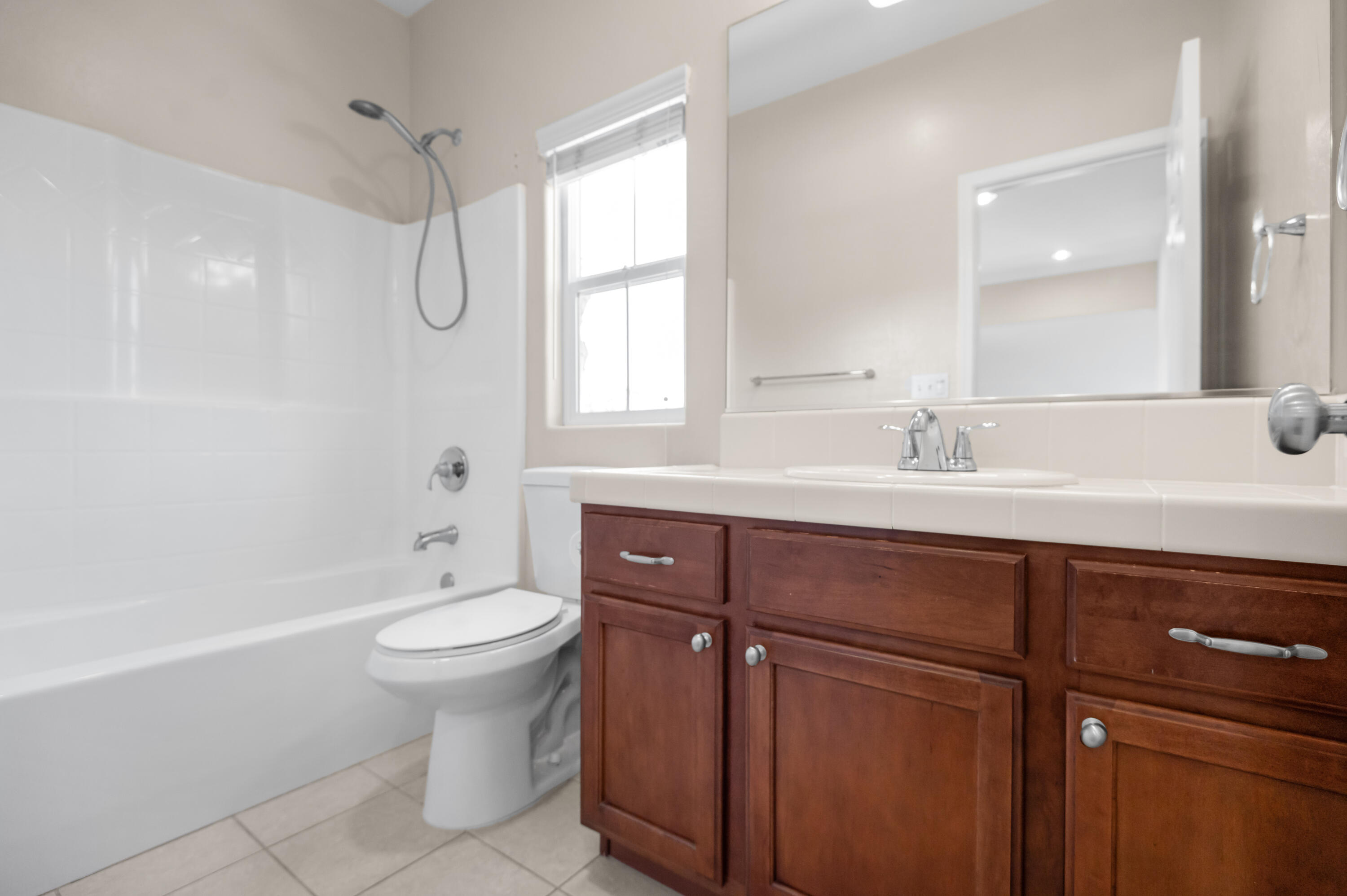 3248 N Memory St, Visalia, CA 93291