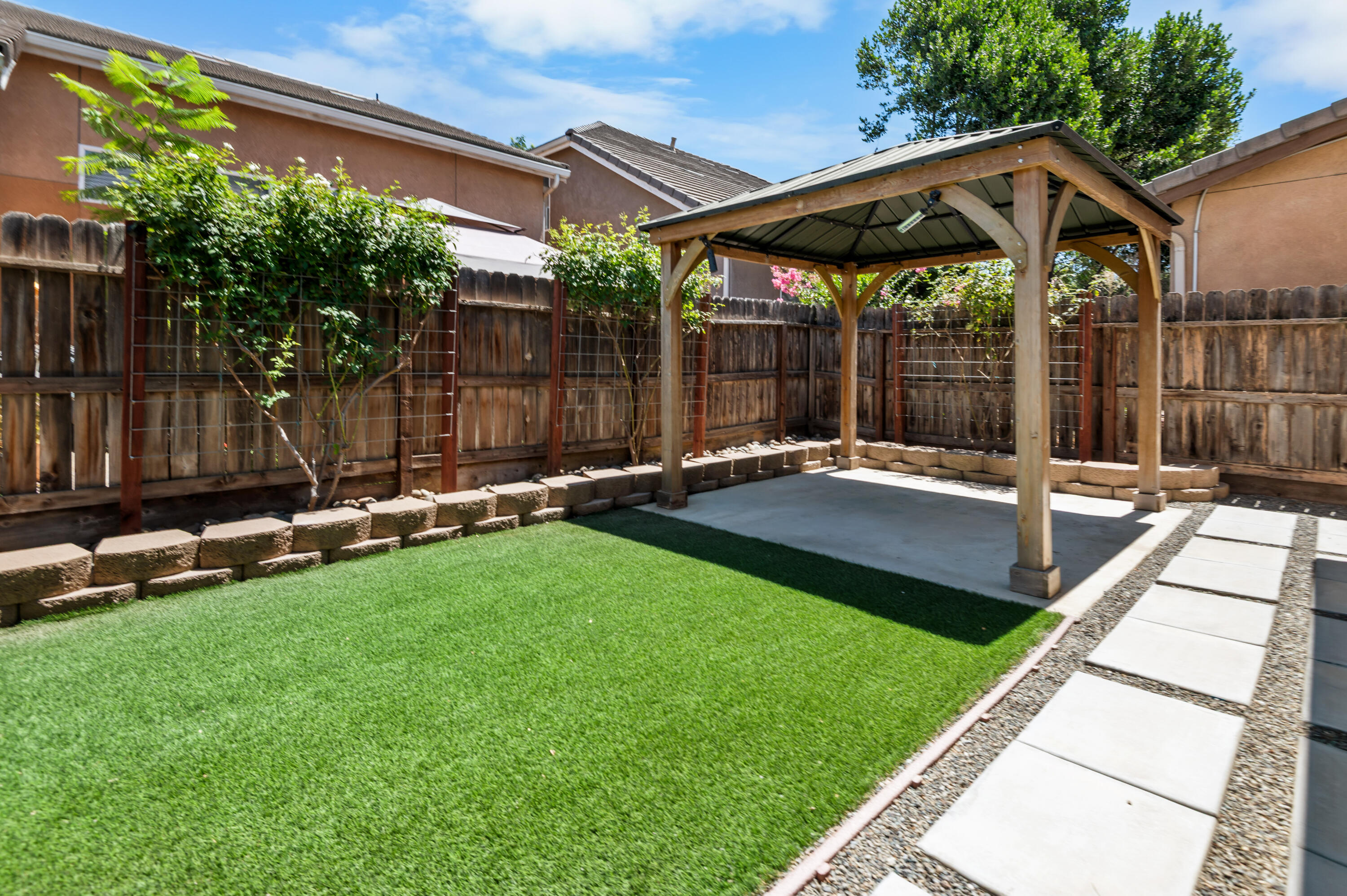 3248 N Memory St, Visalia, CA 93291