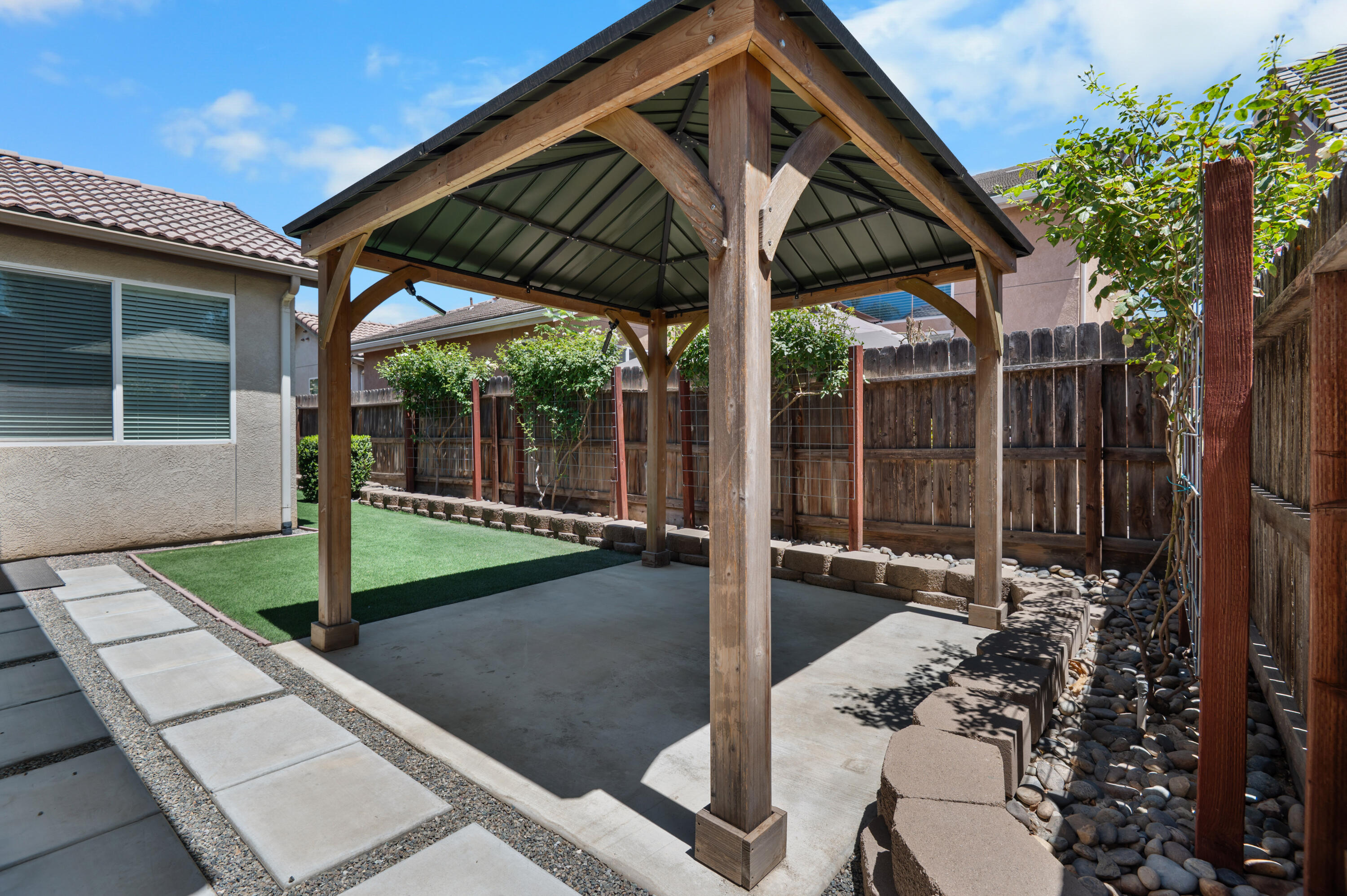3248 N Memory St, Visalia, CA 93291