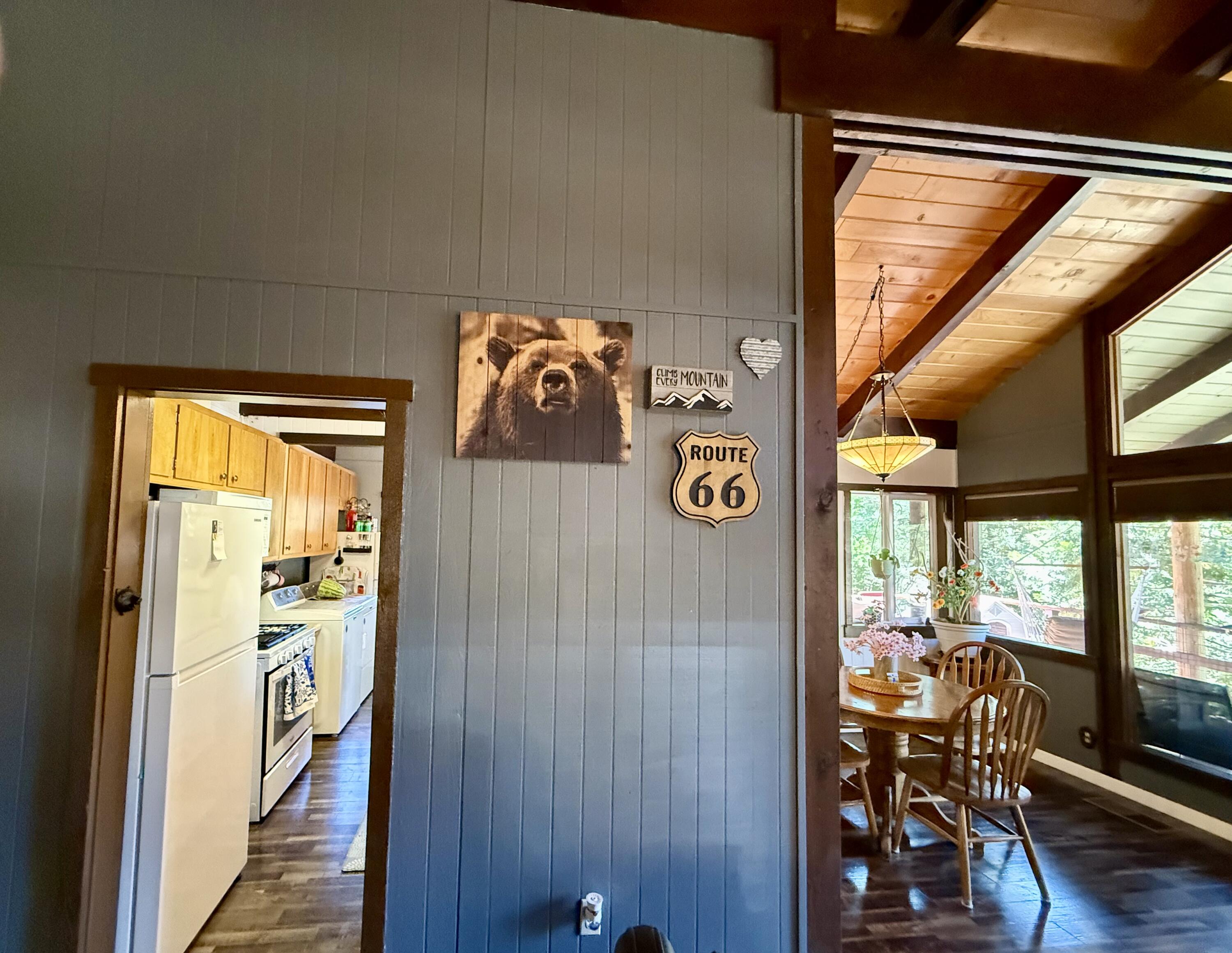 57524 Crest Dr, Springville, CA 93265