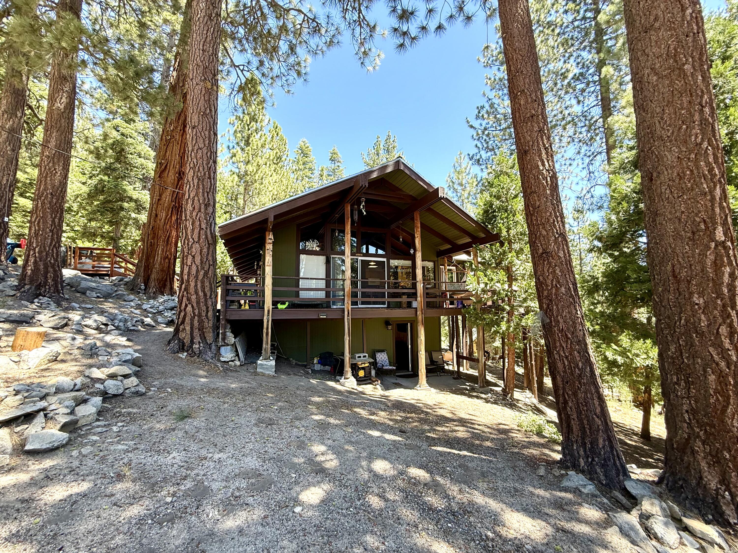 57524 Crest Dr, Springville, CA 93265