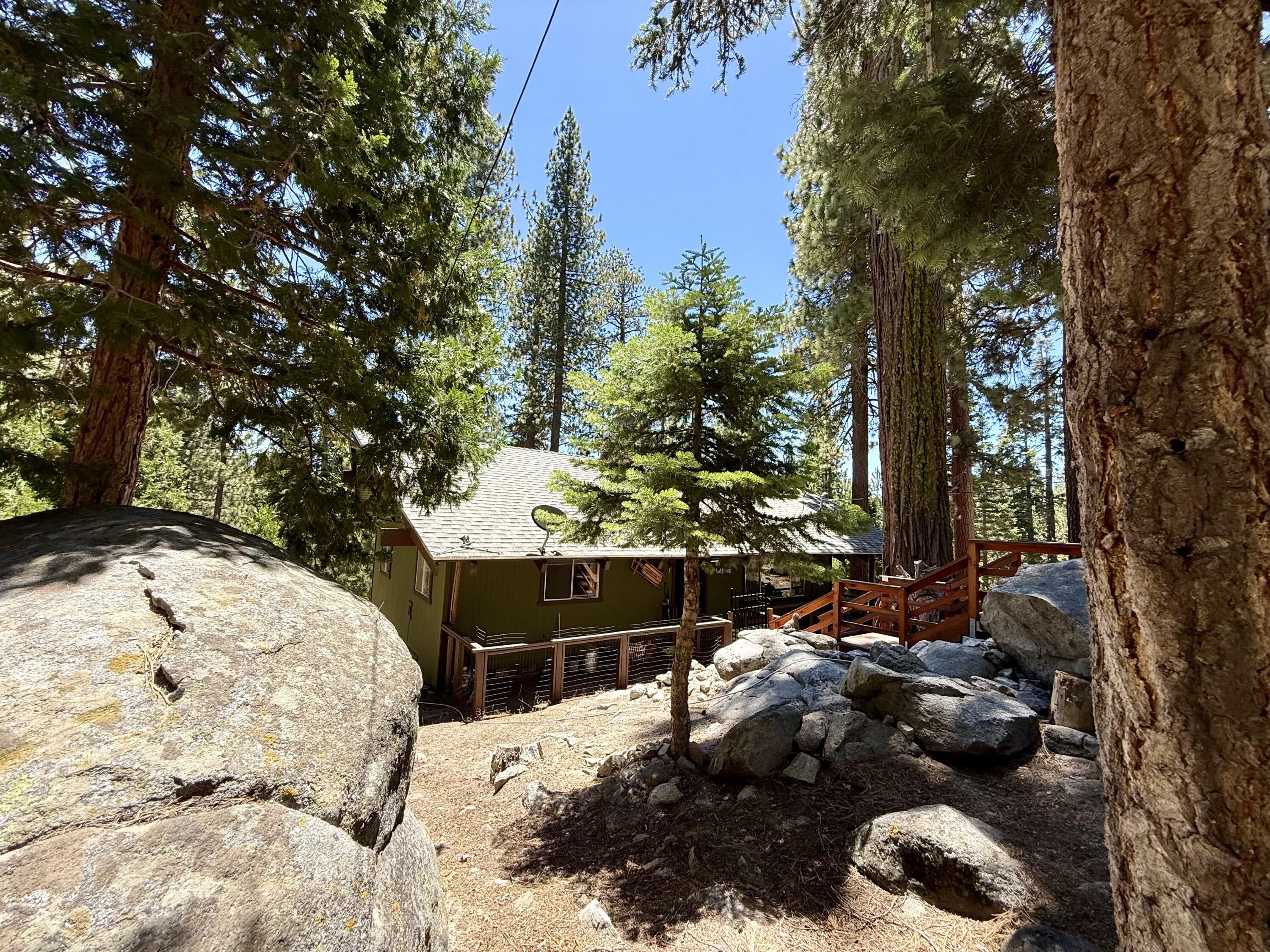57524 Crest Dr, Springville, CA 93265