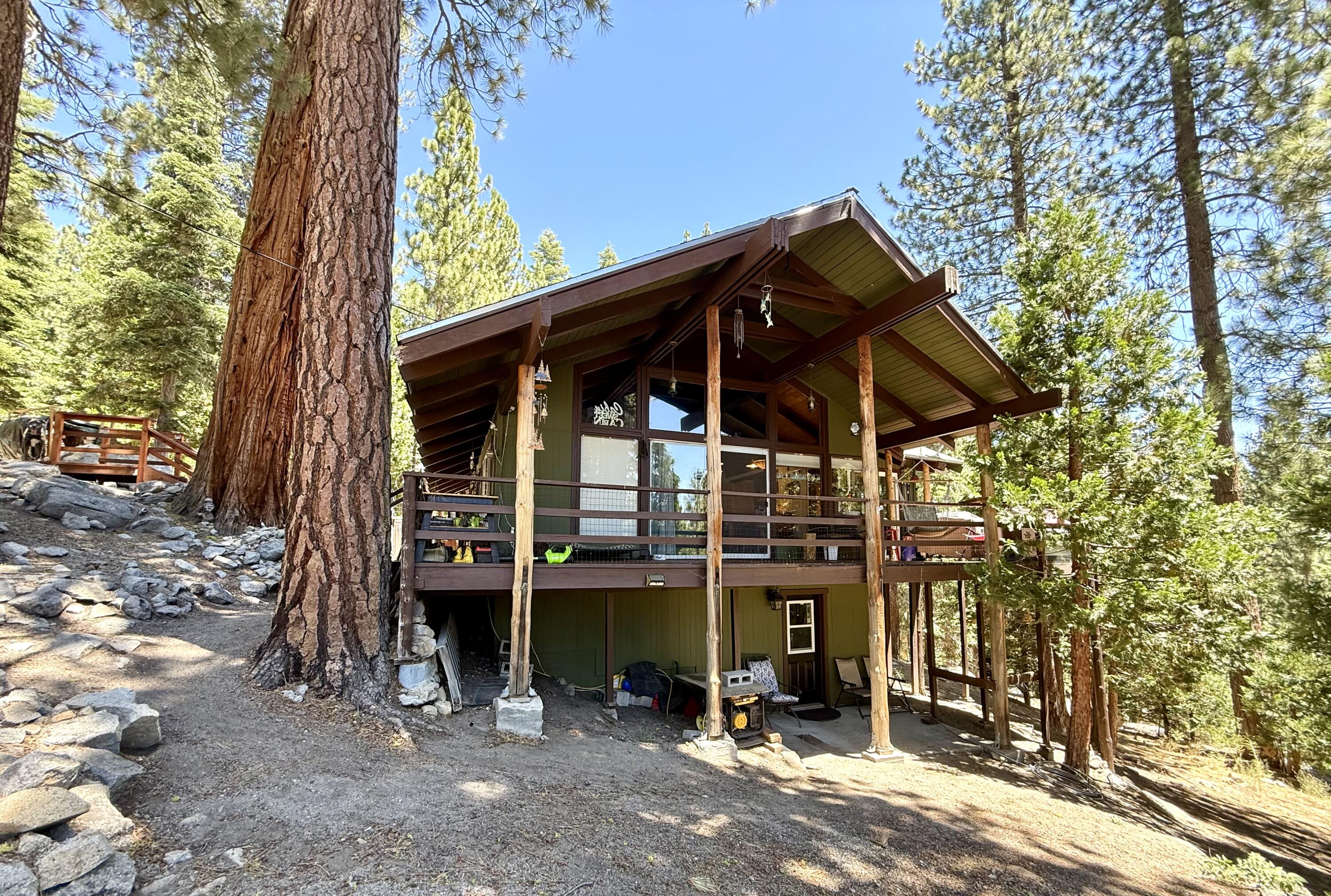 57524 Crest Dr, Springville, CA 93265