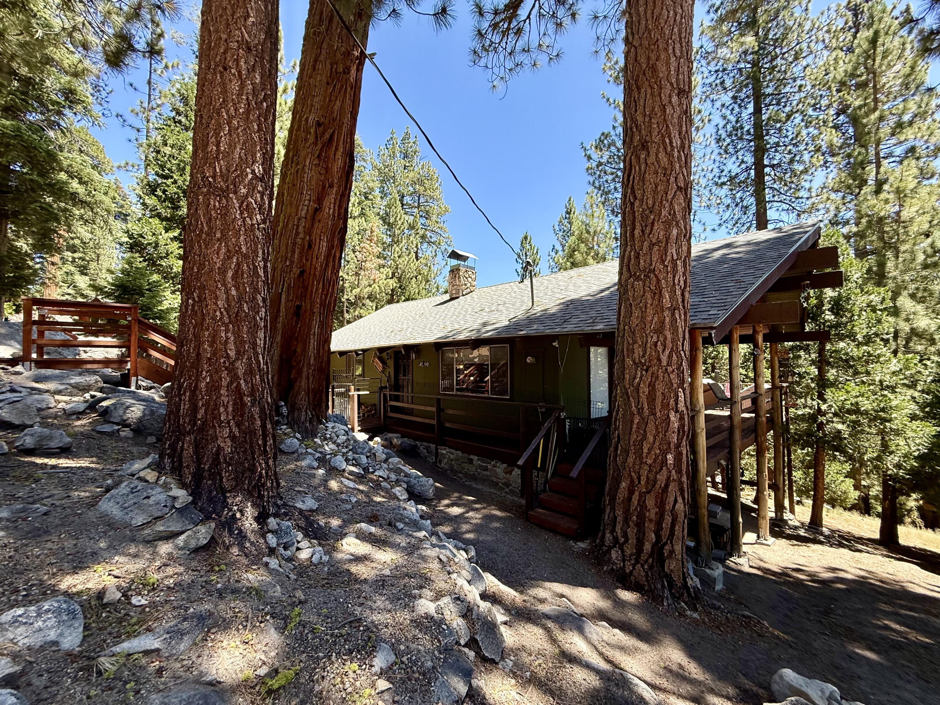57524 Crest Dr, Springville, CA 93265
