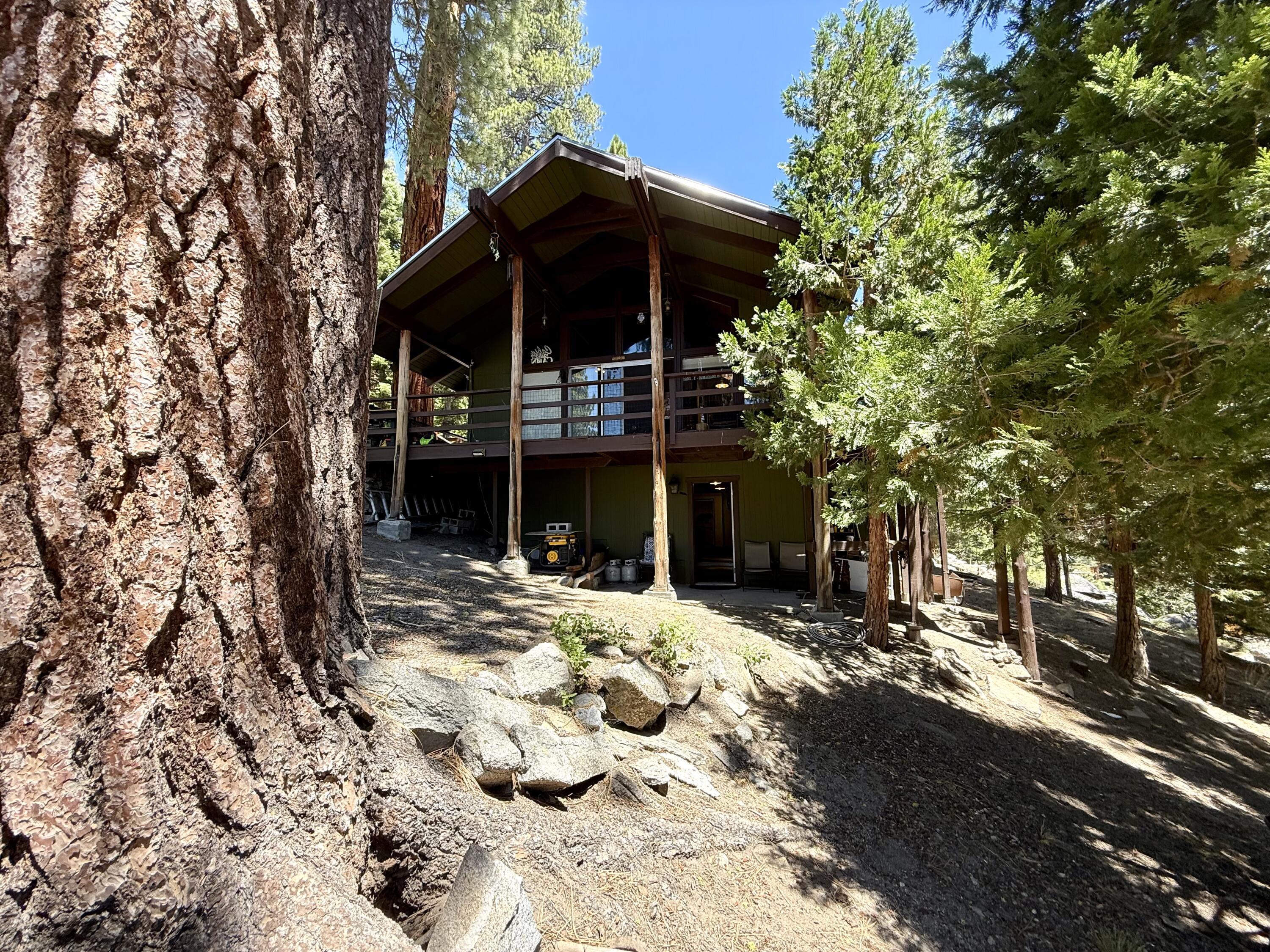 57524 Crest Dr, Springville, CA 93265