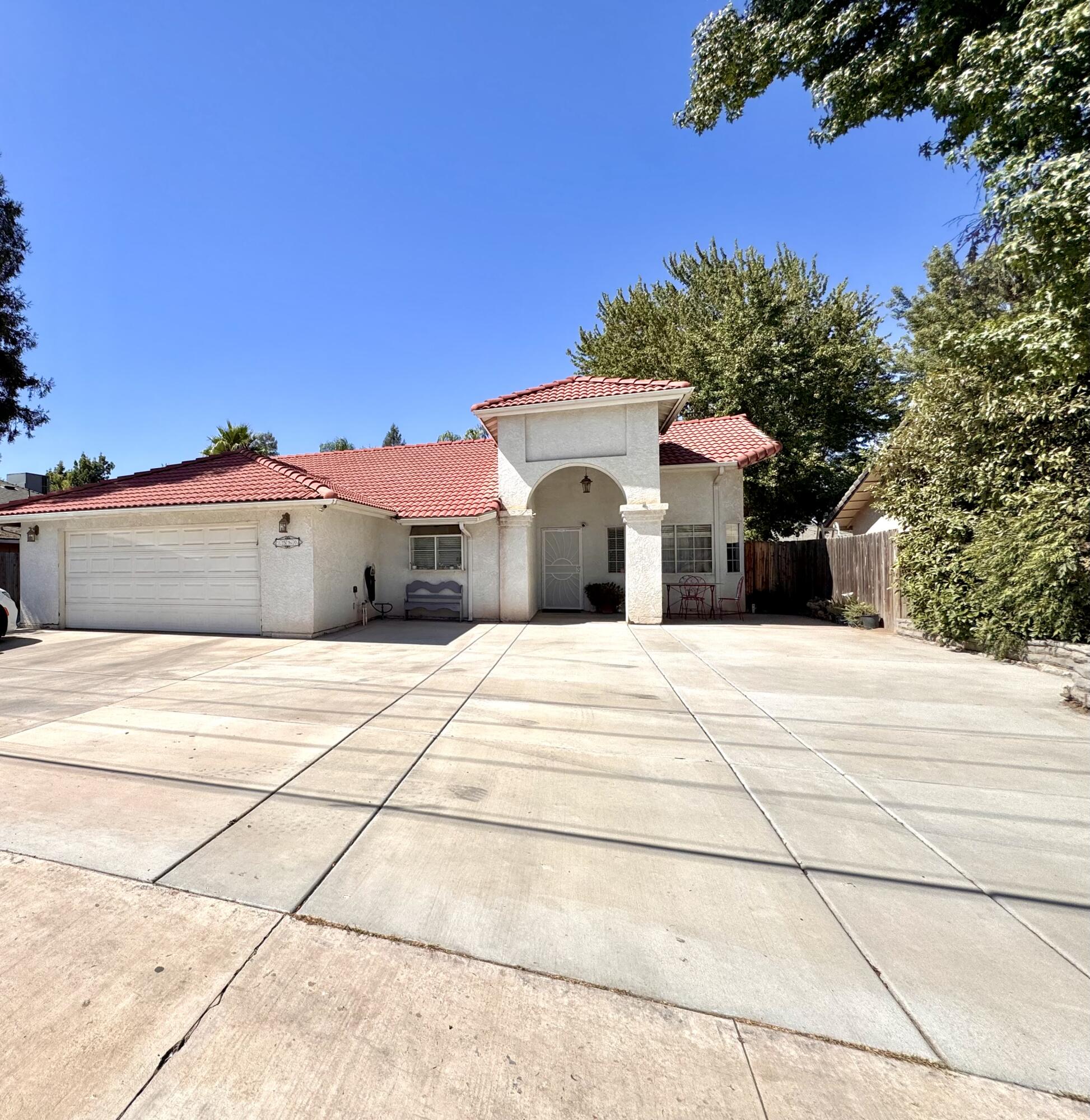 1560 Pioneer Ave, Porterville, CA 93257
