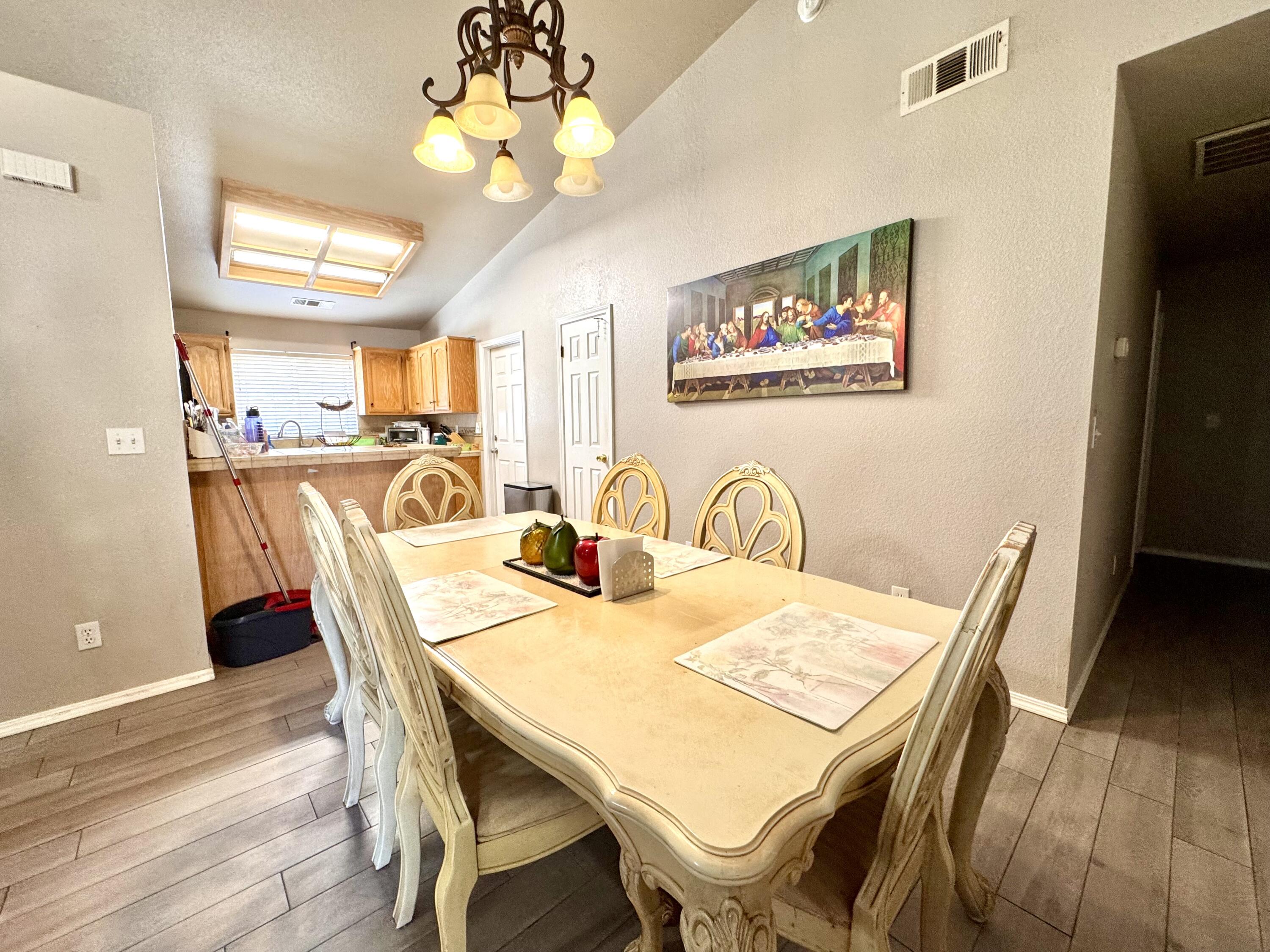 1560 Pioneer Ave, Porterville, CA 93257