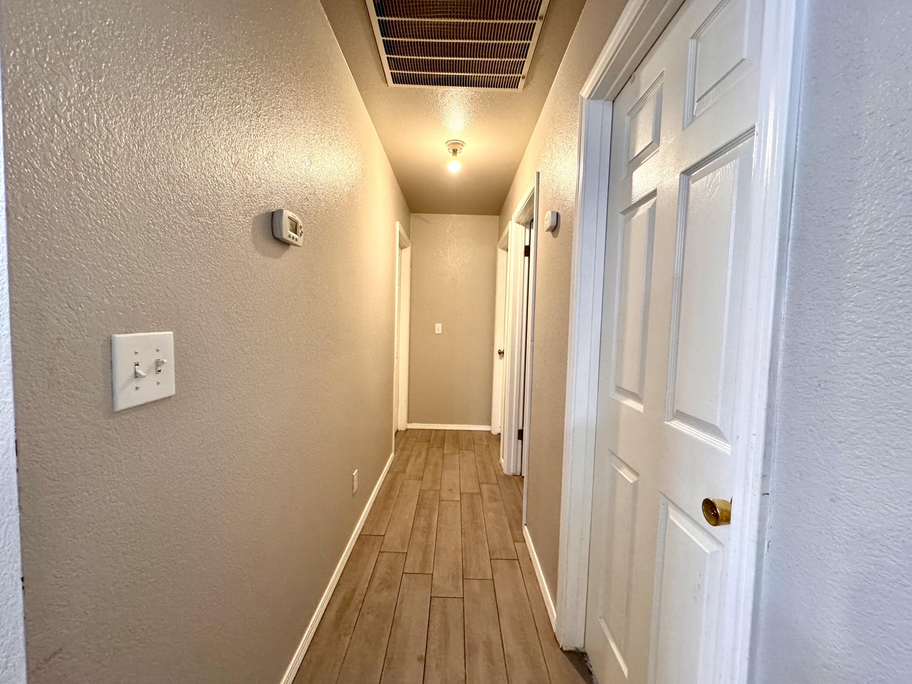 1560 Pioneer Ave, Porterville, CA 93257