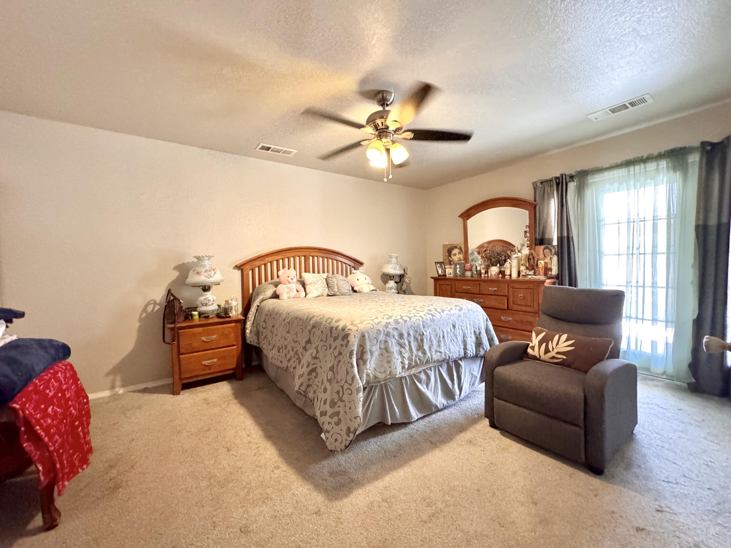 1560 Pioneer Ave, Porterville, CA 93257