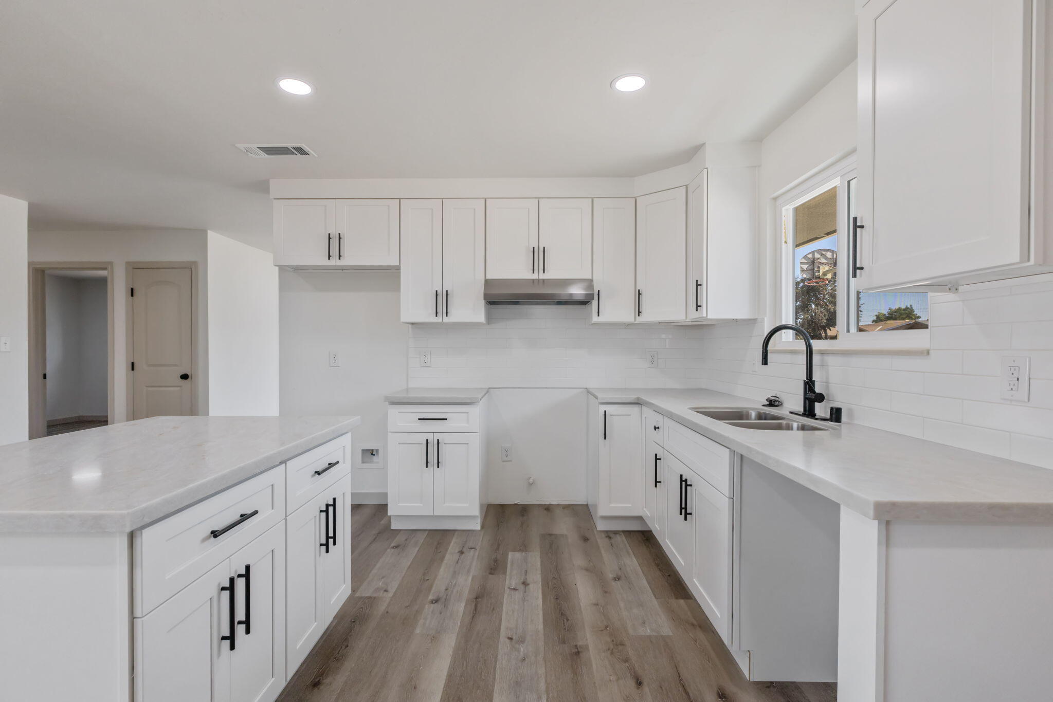 1733 S Johnson St, Visalia, CA 93277