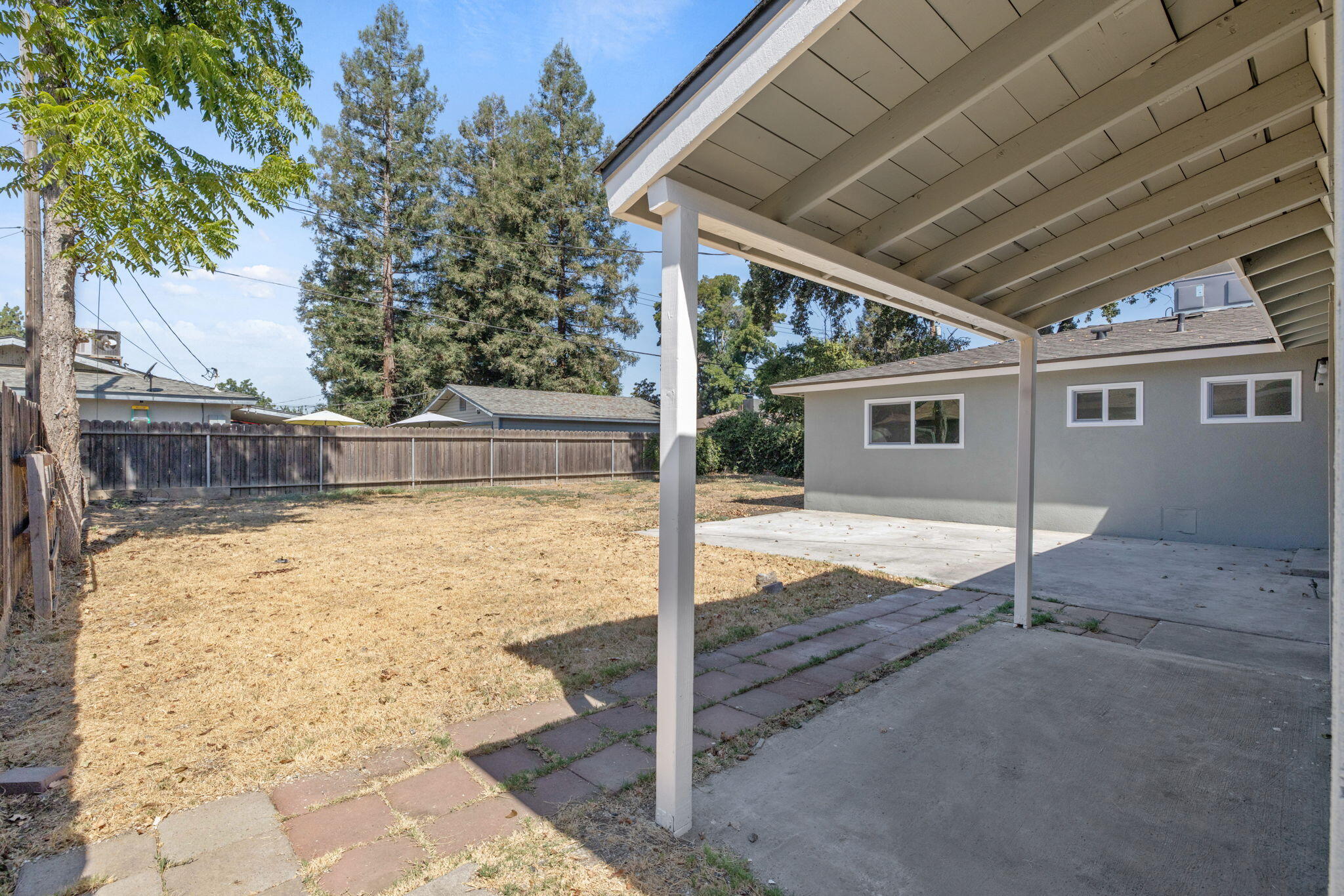 1733 S Johnson St, Visalia, CA 93277
