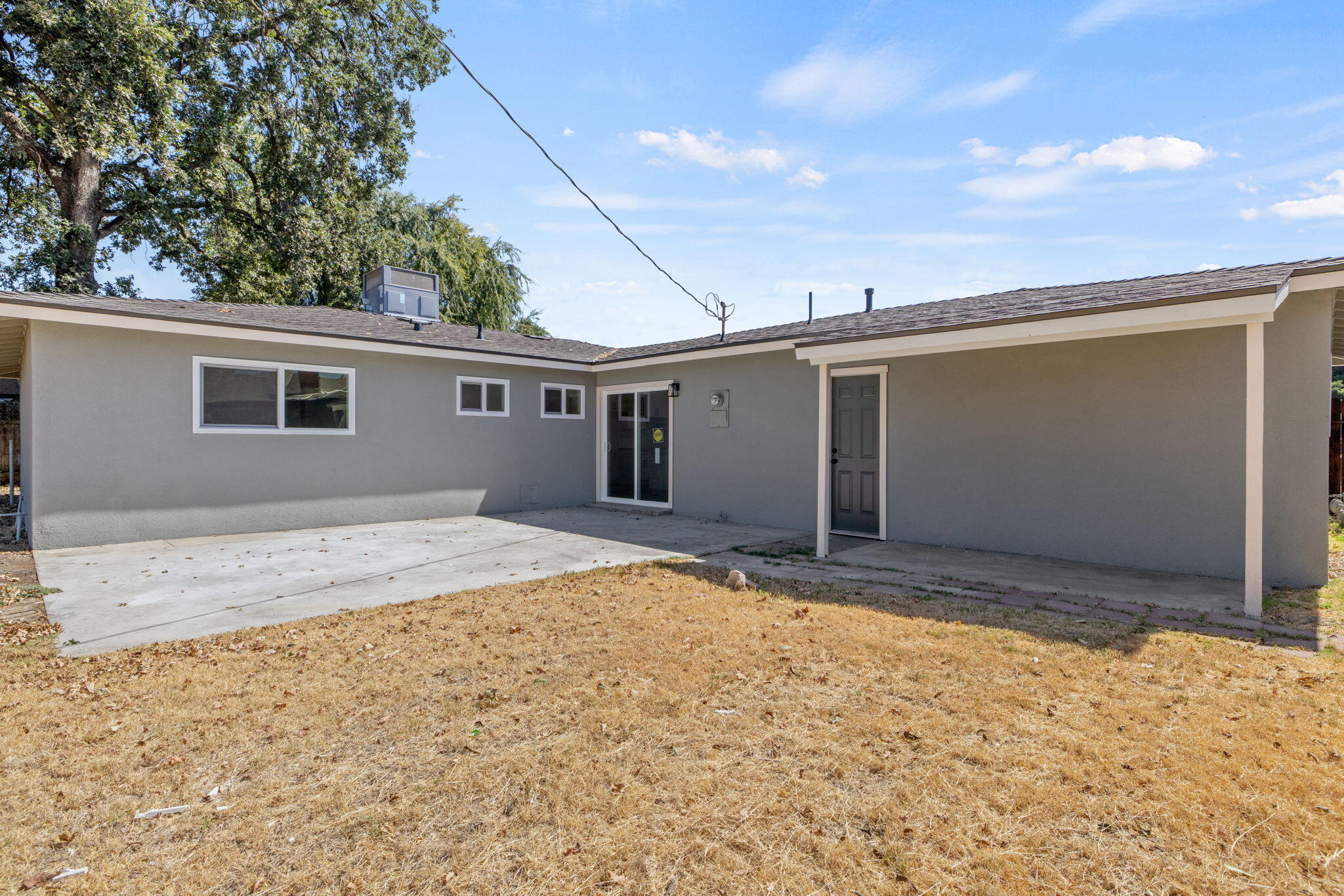 1733 S Johnson St, Visalia, CA 93277