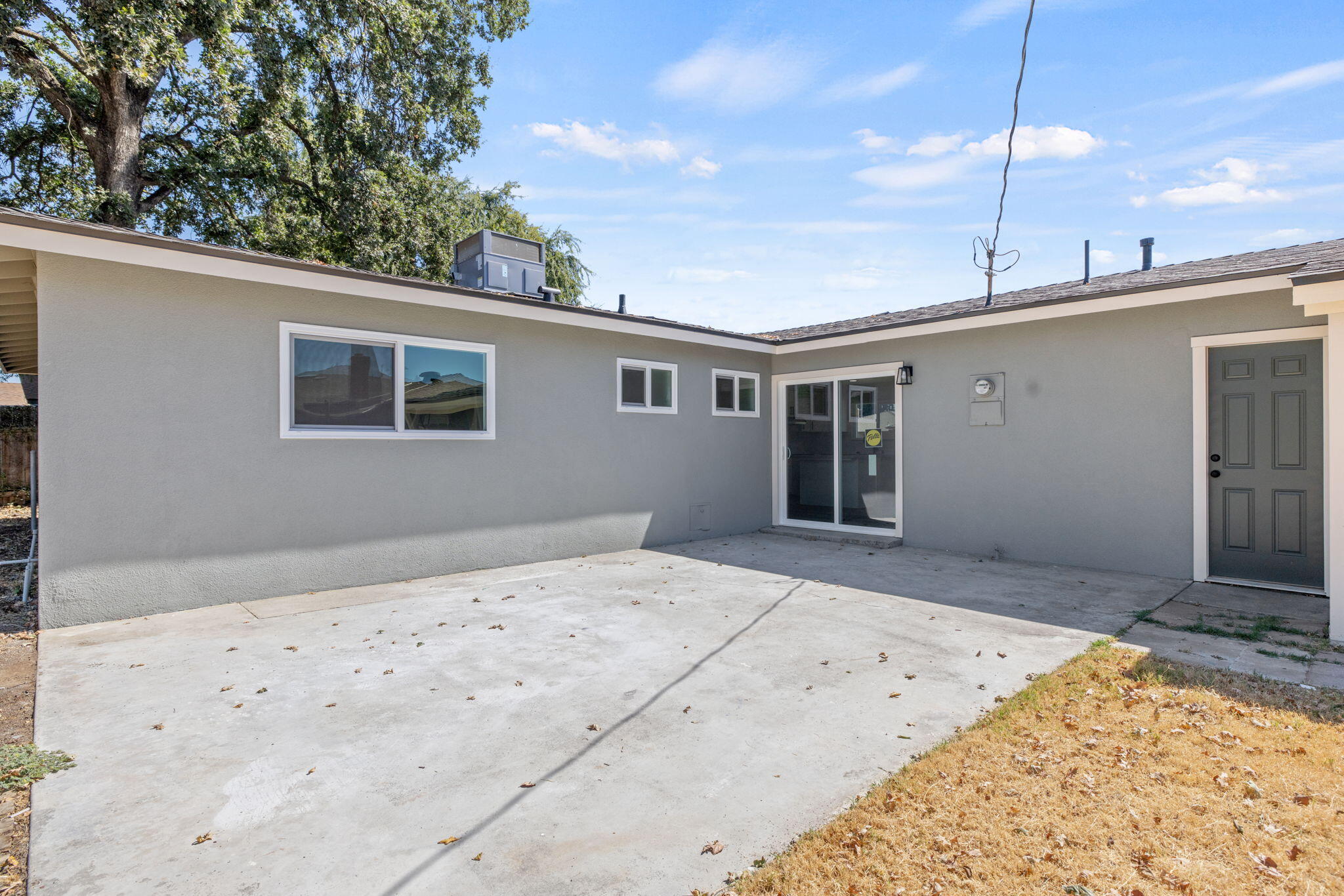 1733 S Johnson St, Visalia, CA 93277