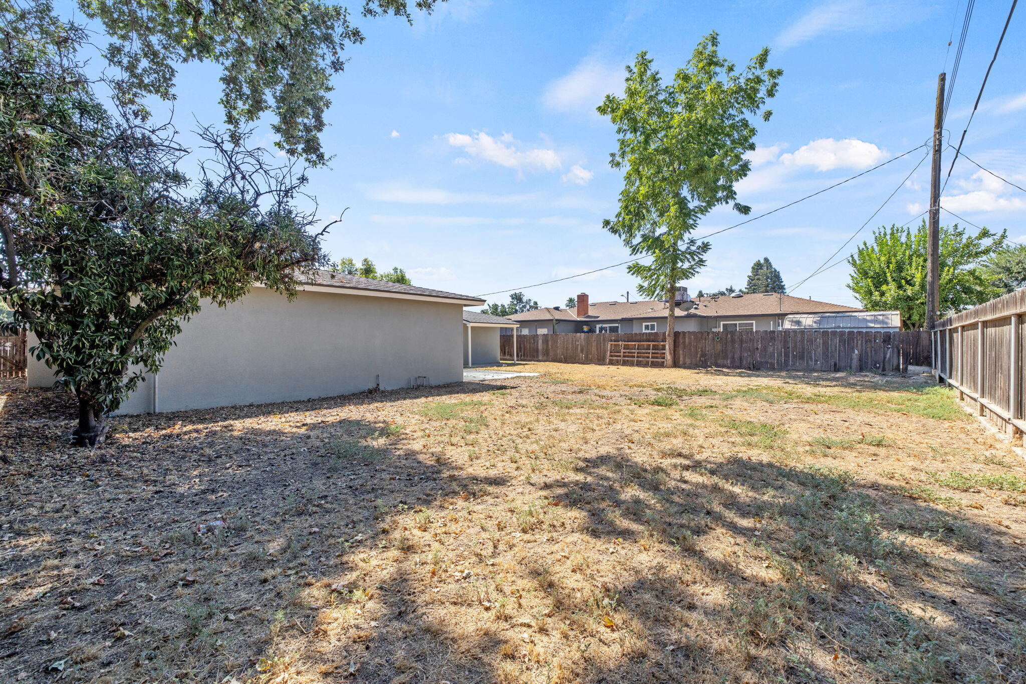 1733 S Johnson St, Visalia, CA 93277