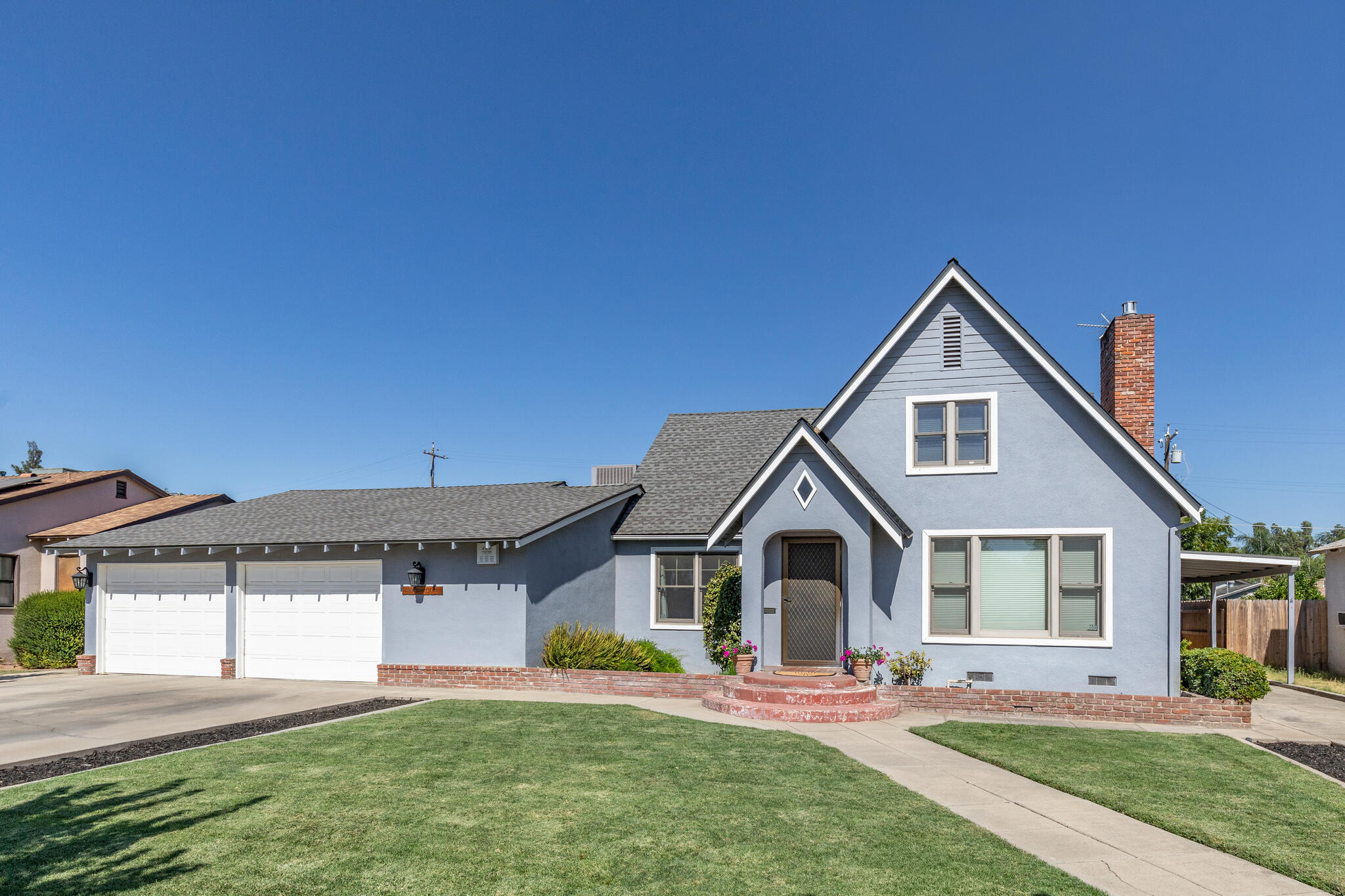 476 N Nichols Ave, Dinuba, CA 93618