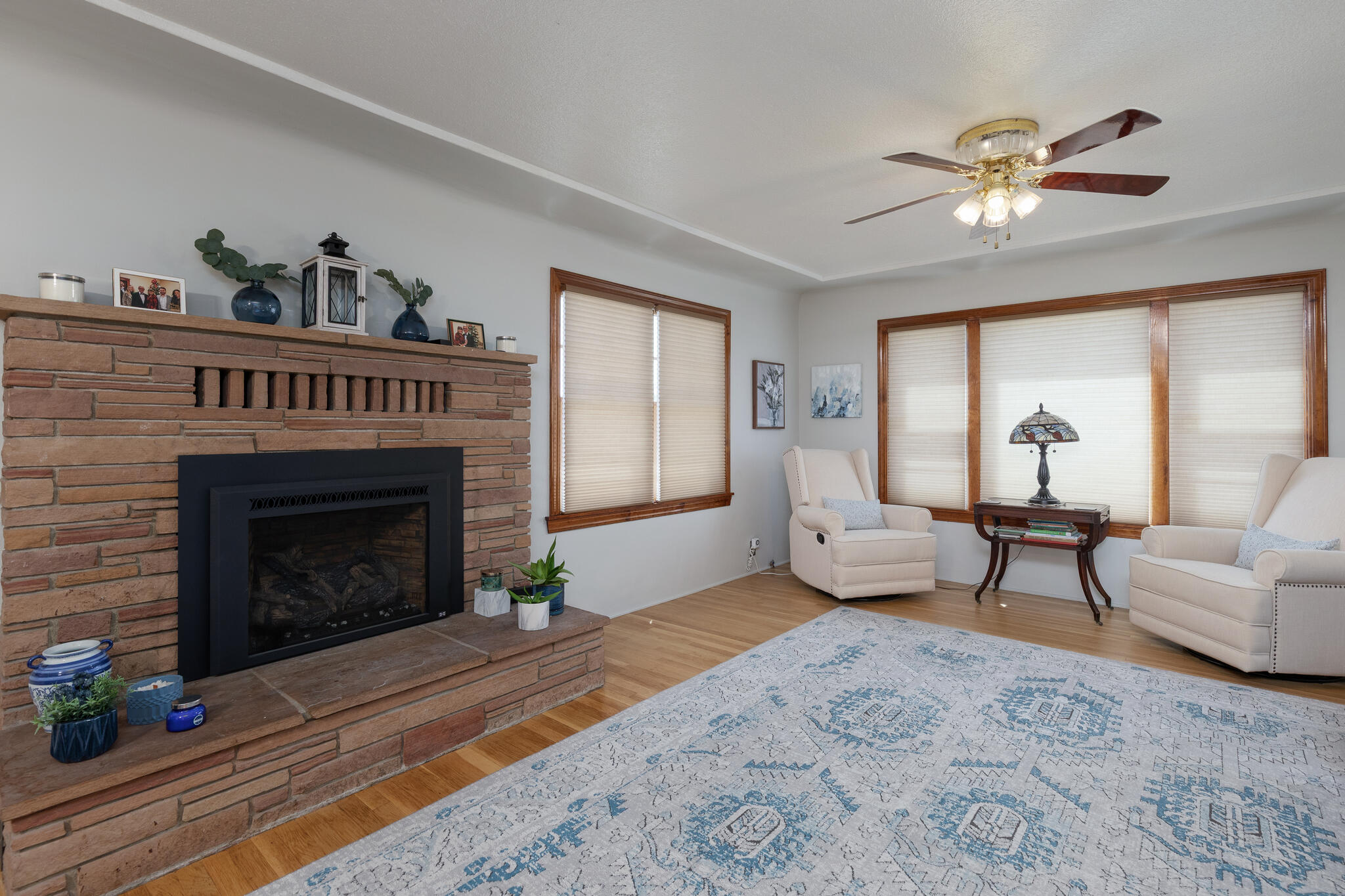 476 N Nichols Ave, Dinuba, CA 93618