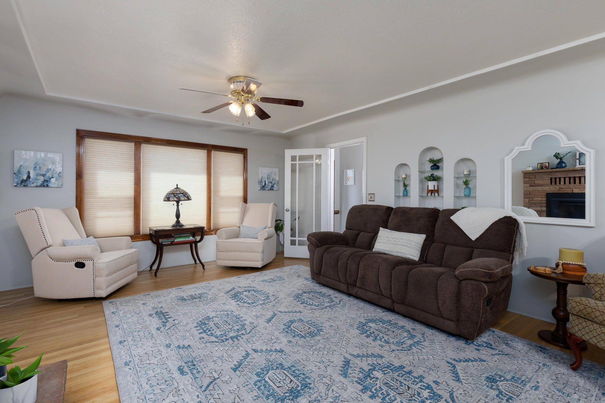 476 N Nichols Ave, Dinuba, CA 93618