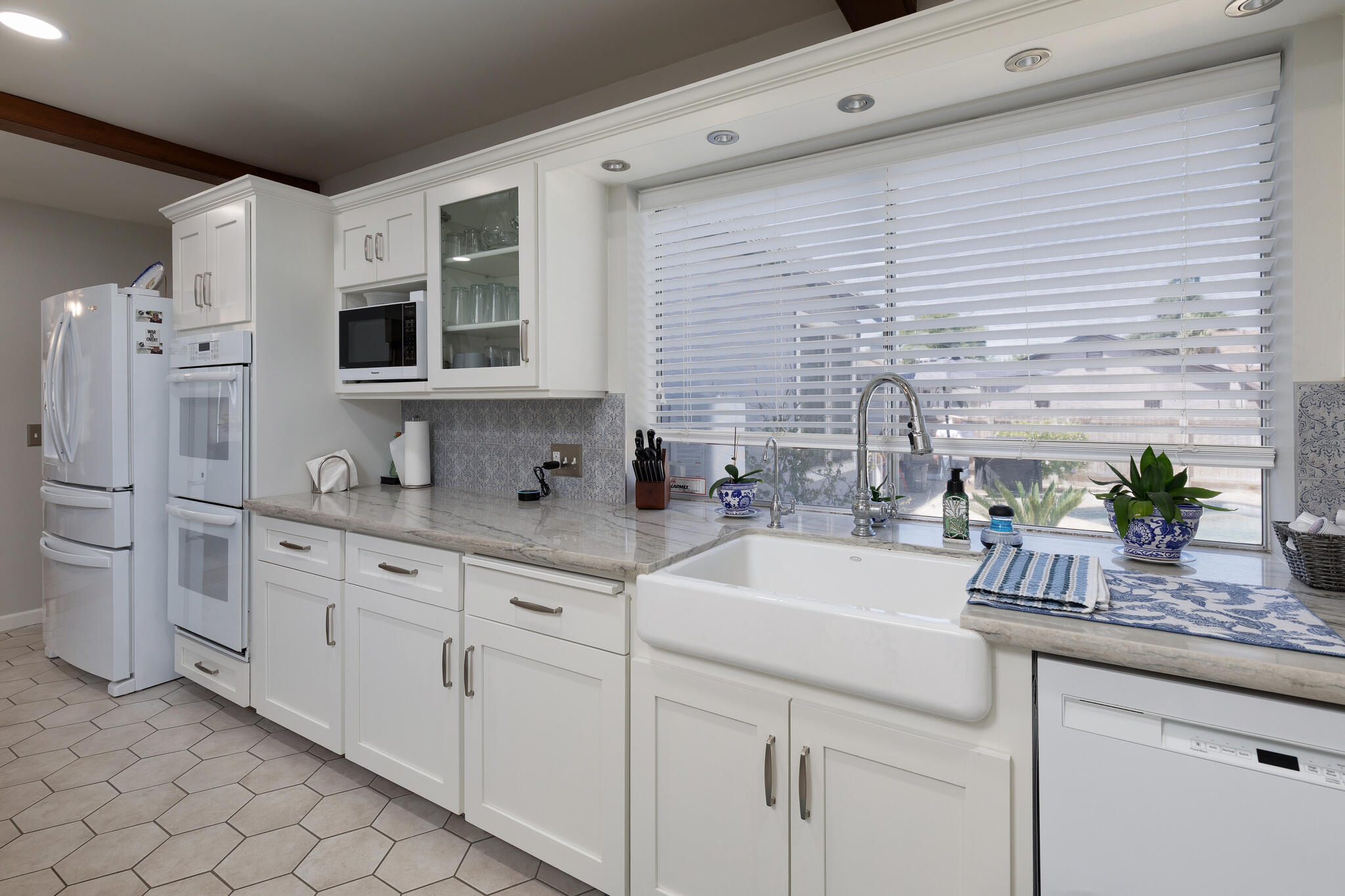 476 N Nichols Ave, Dinuba, CA 93618