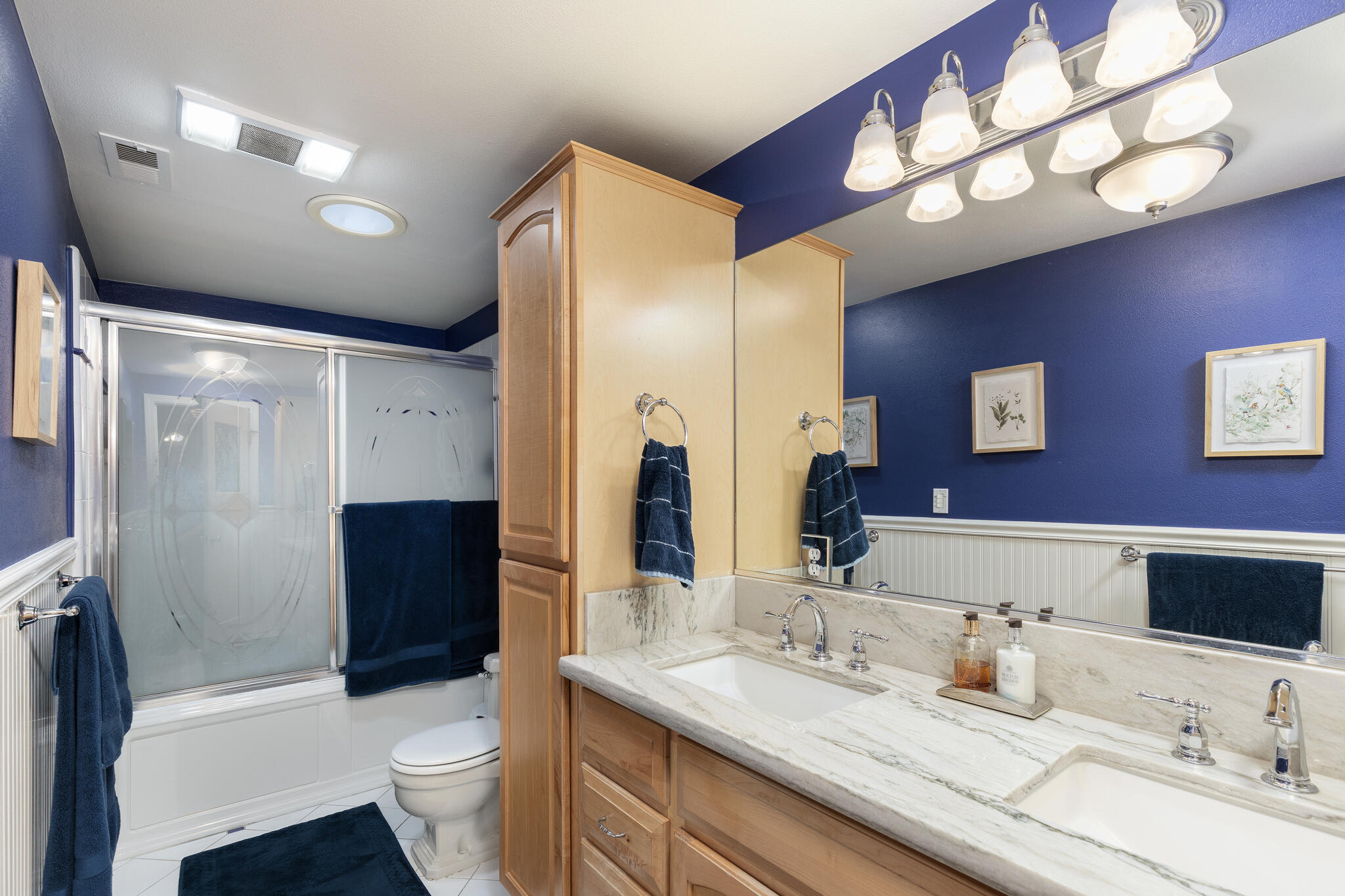 476 N Nichols Ave, Dinuba, CA 93618