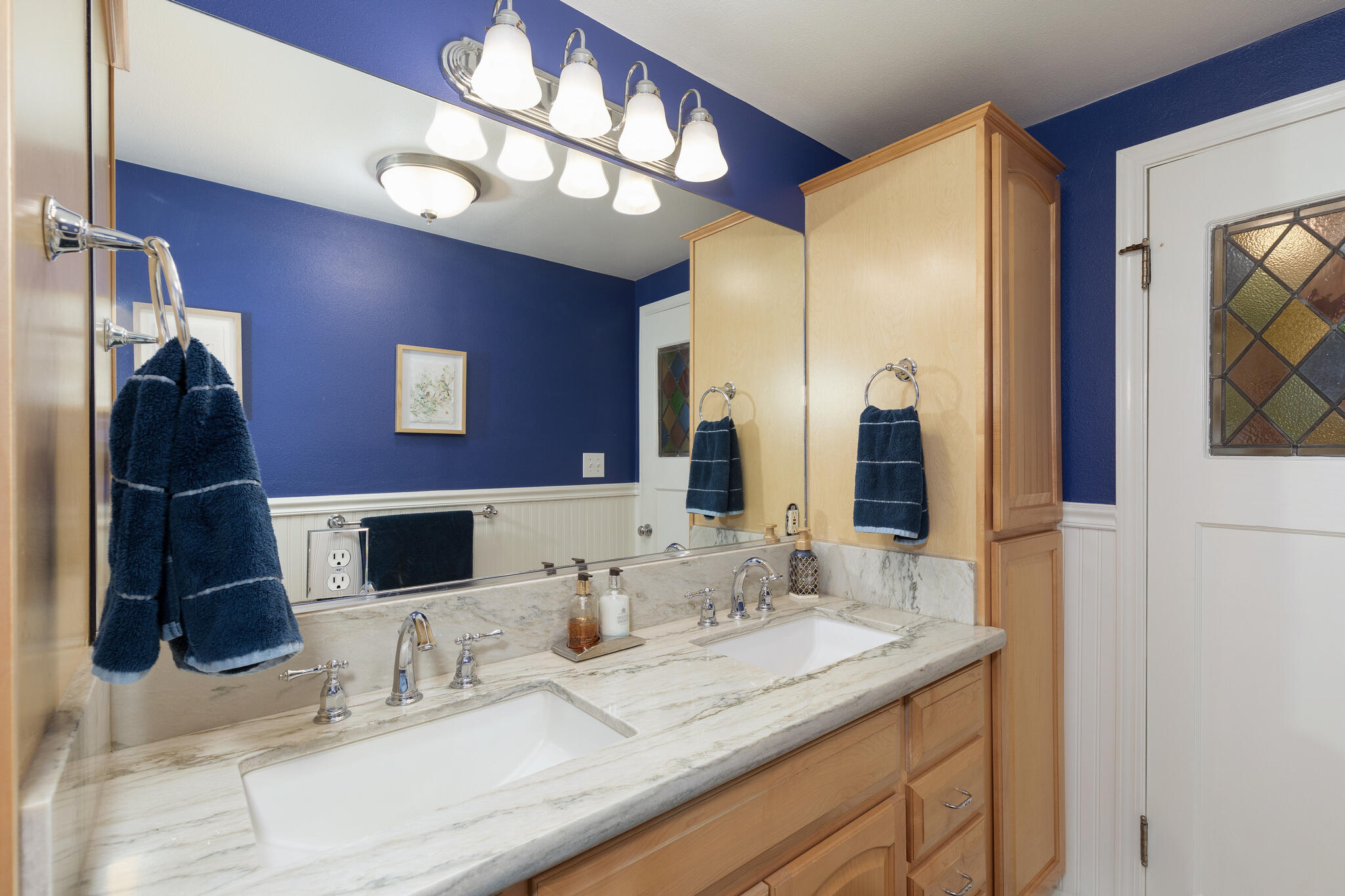 476 N Nichols Ave, Dinuba, CA 93618