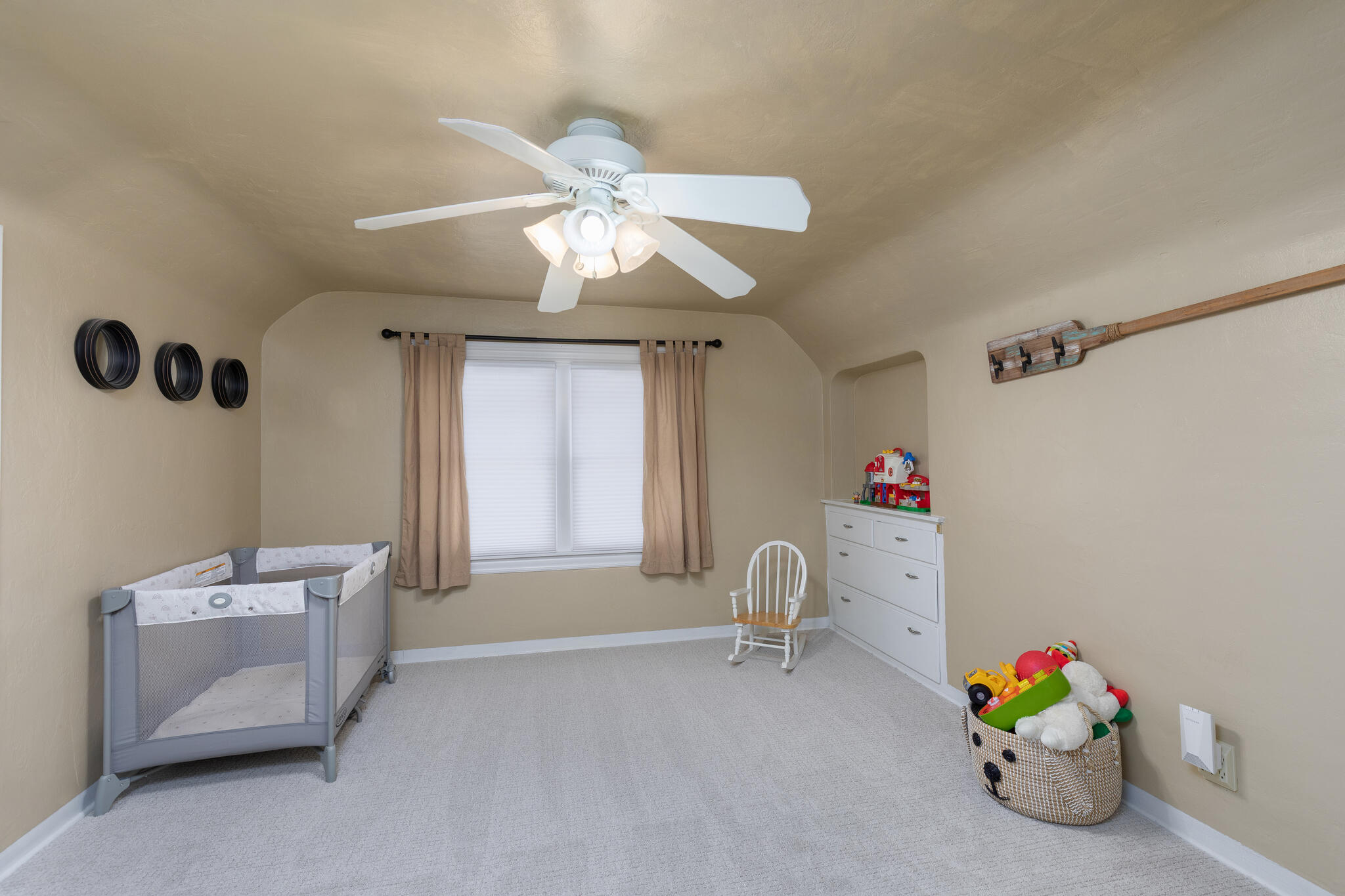 476 N Nichols Ave, Dinuba, CA 93618