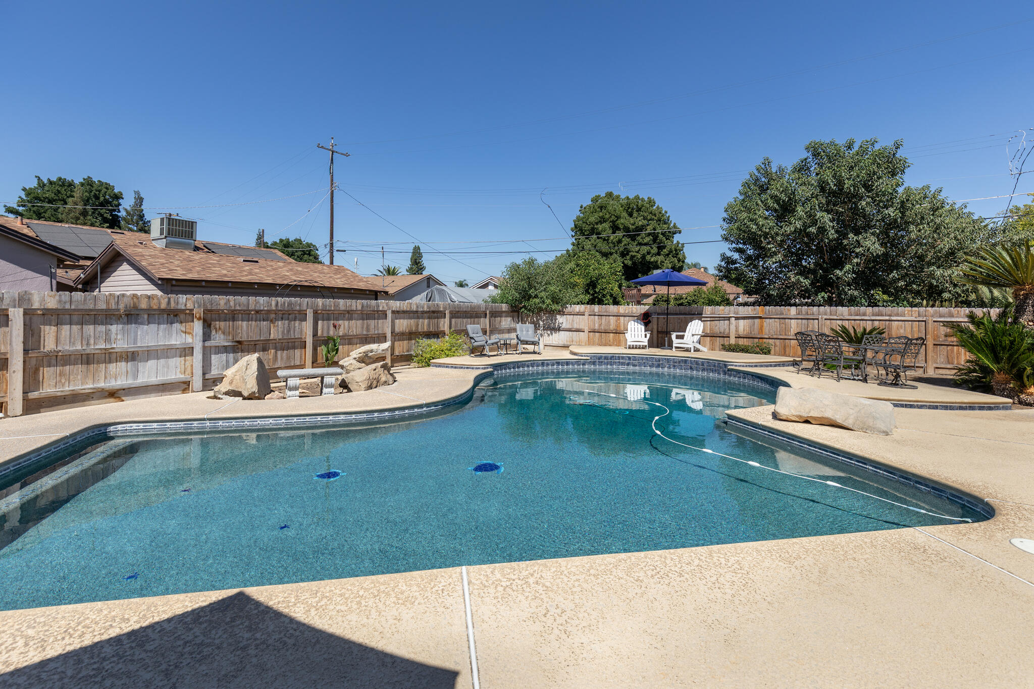 476 N Nichols Ave, Dinuba, CA 93618