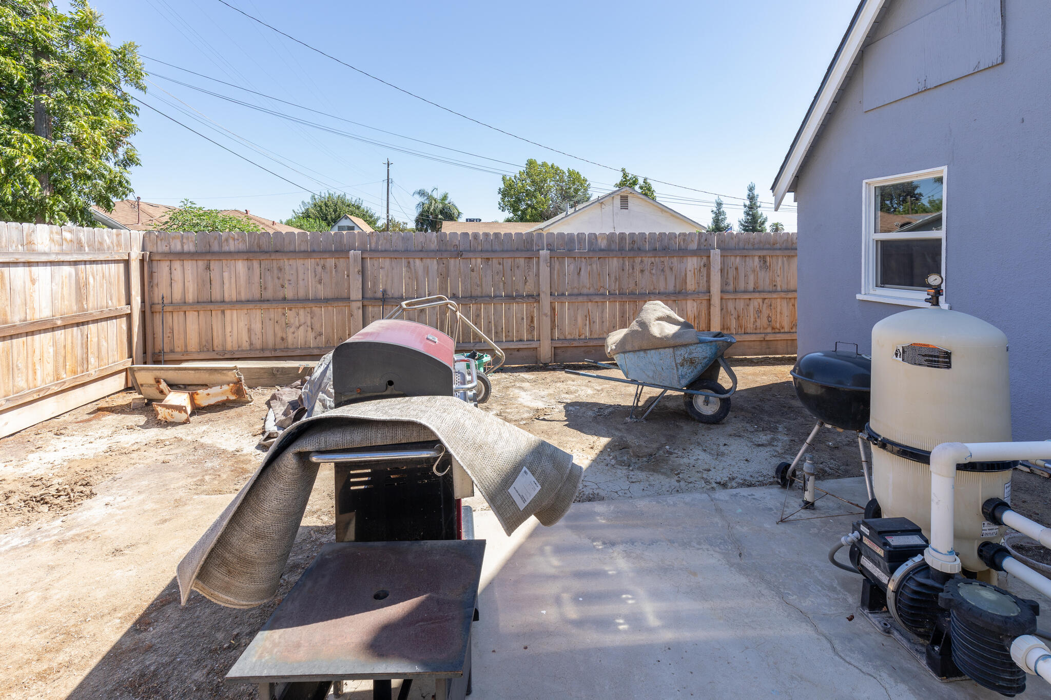 476 N Nichols Ave, Dinuba, CA 93618