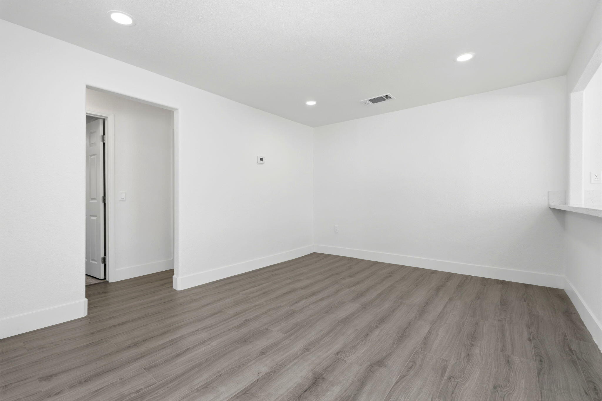 2225 E Lamona Ave, Fresno, CA 93703