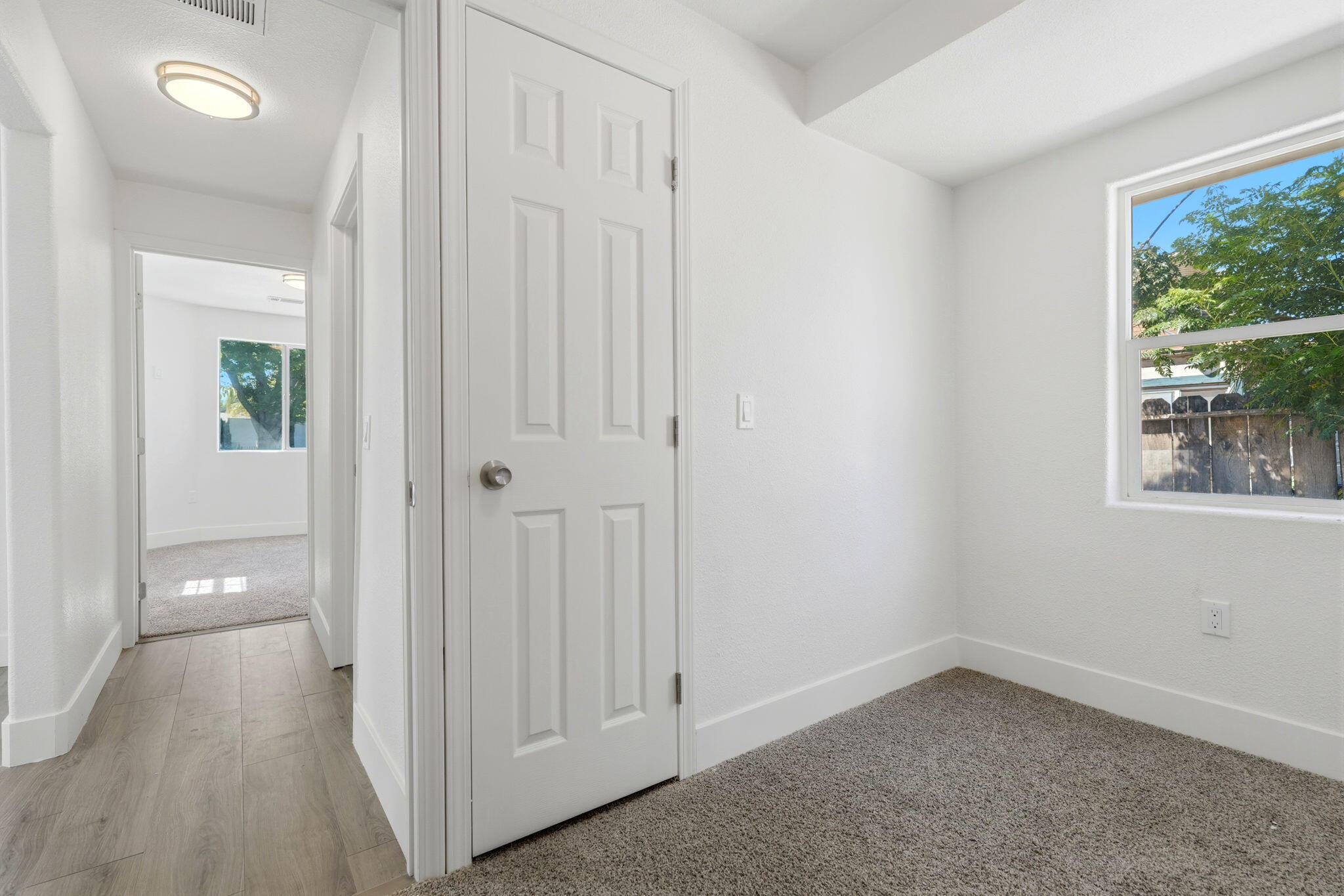 2225 E Lamona Ave, Fresno, CA 93703