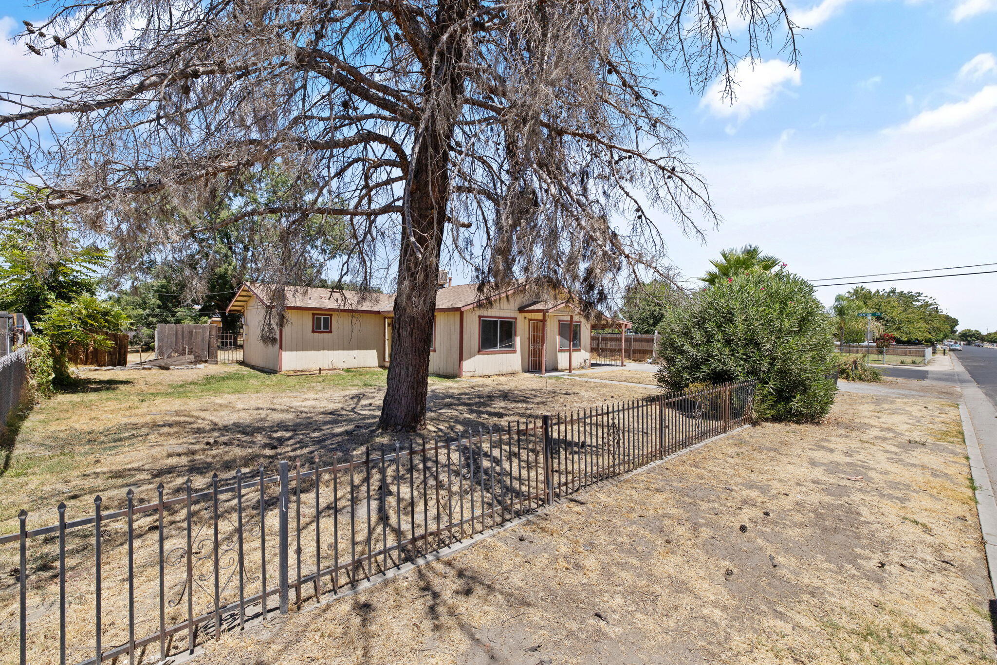 2300 Garvey Ave, Corcoran, CA 93212