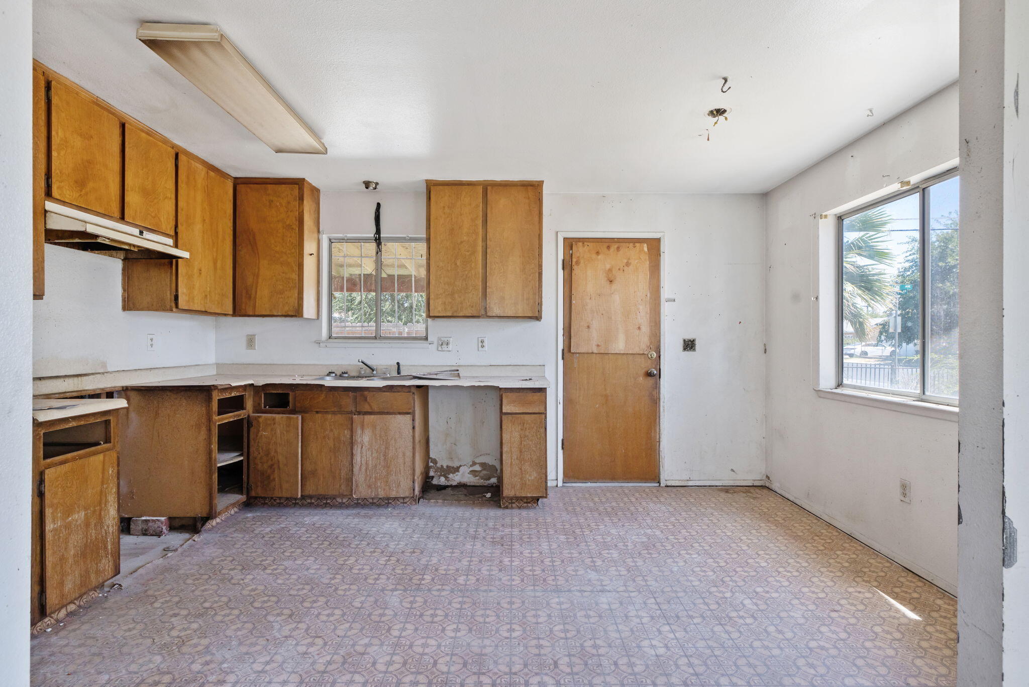 2300 Garvey Ave, Corcoran, CA 93212