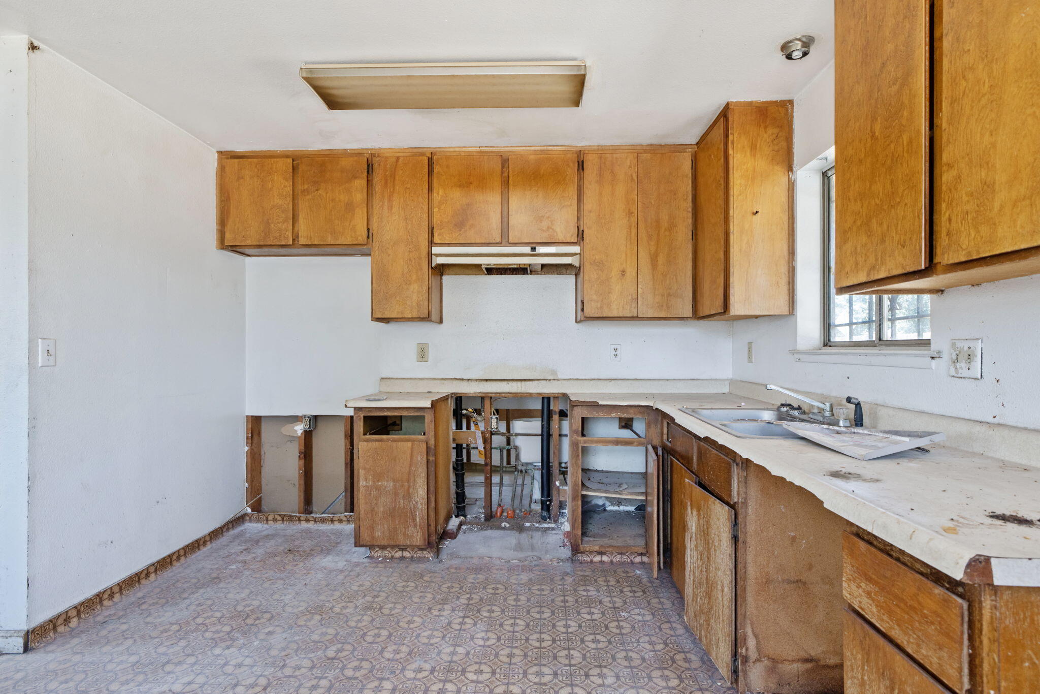 2300 Garvey Ave, Corcoran, CA 93212