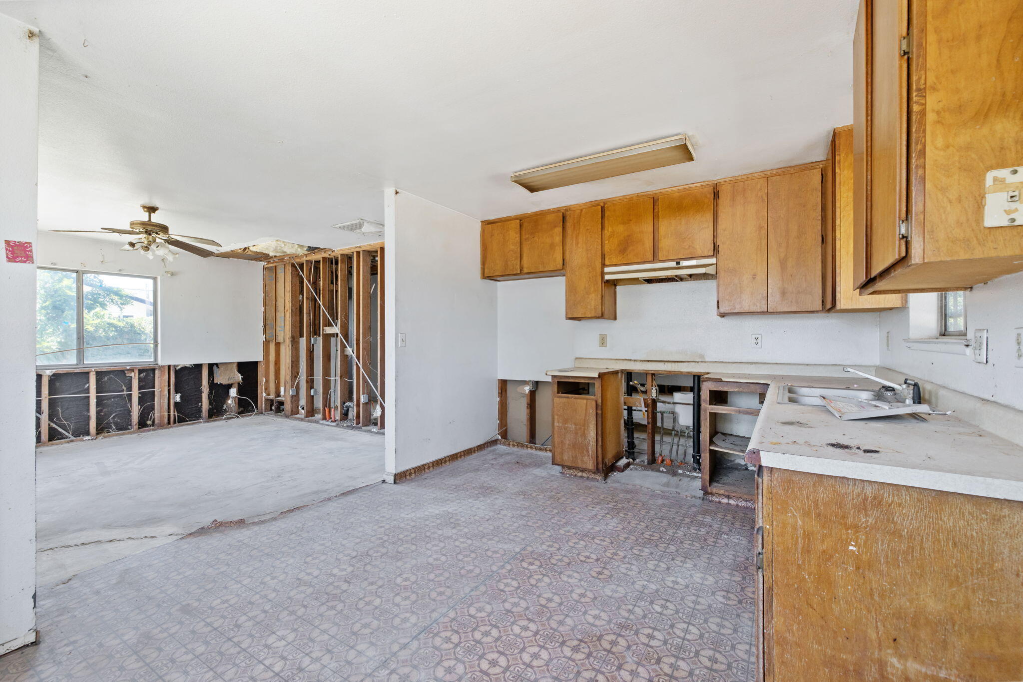2300 Garvey Ave, Corcoran, CA 93212