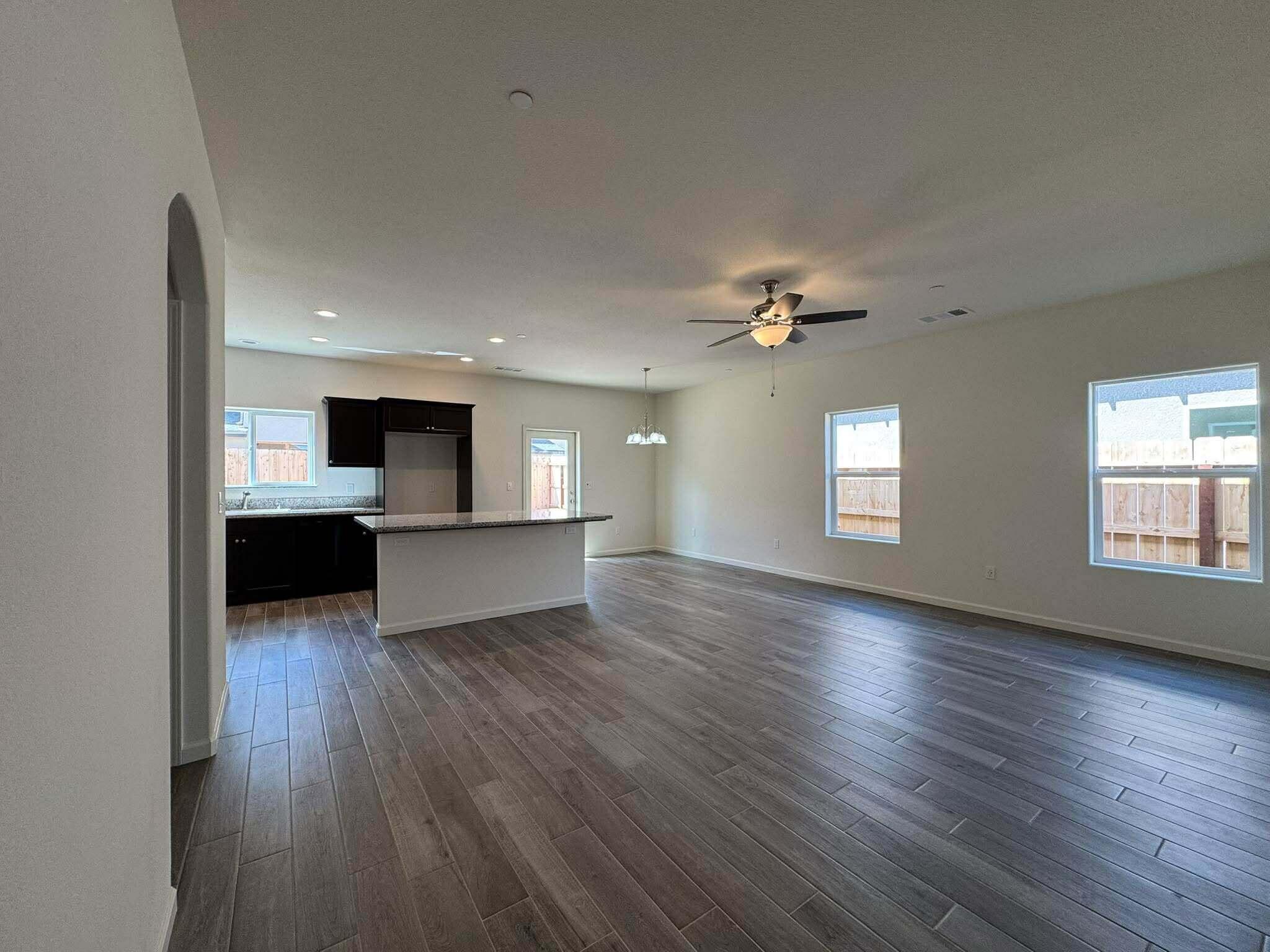30627 Ashland Rd, Visalia, CA 93291