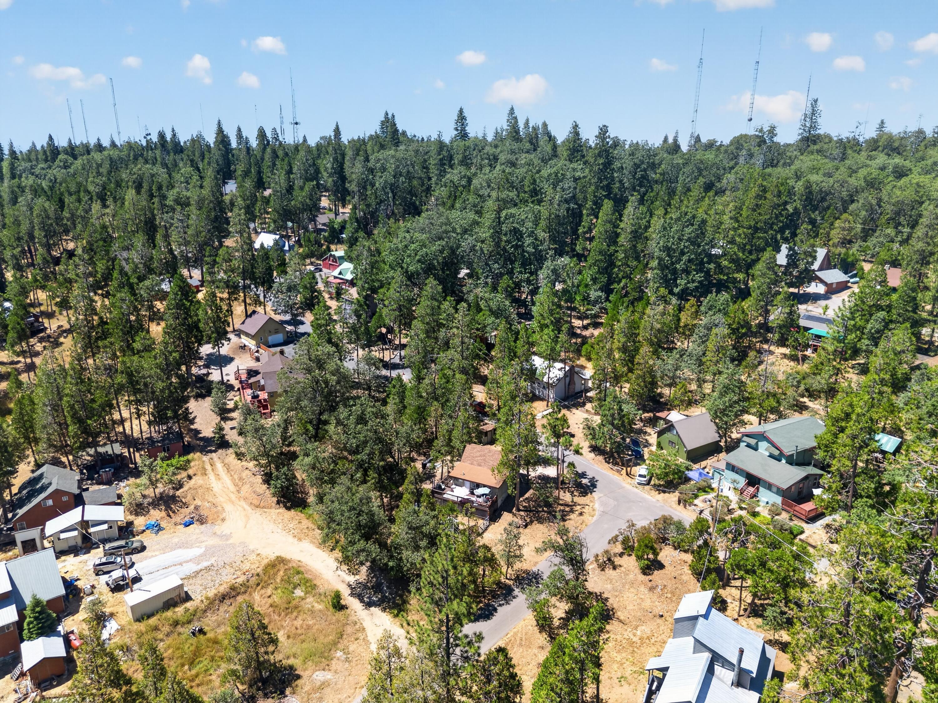 41737 Corlew Ln, Auberry, CA 93602