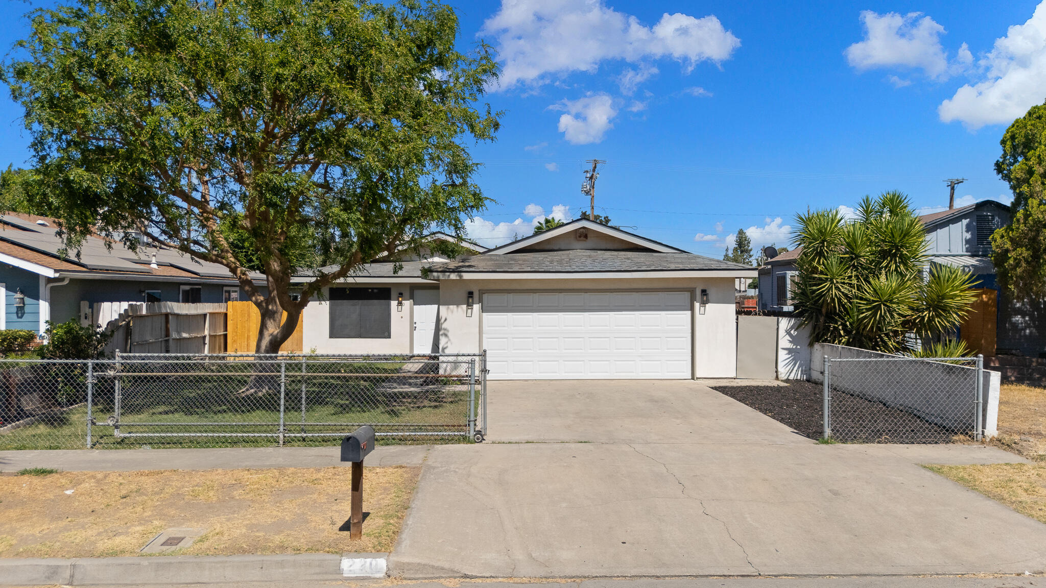 220 N C St, Tulare, CA 93274