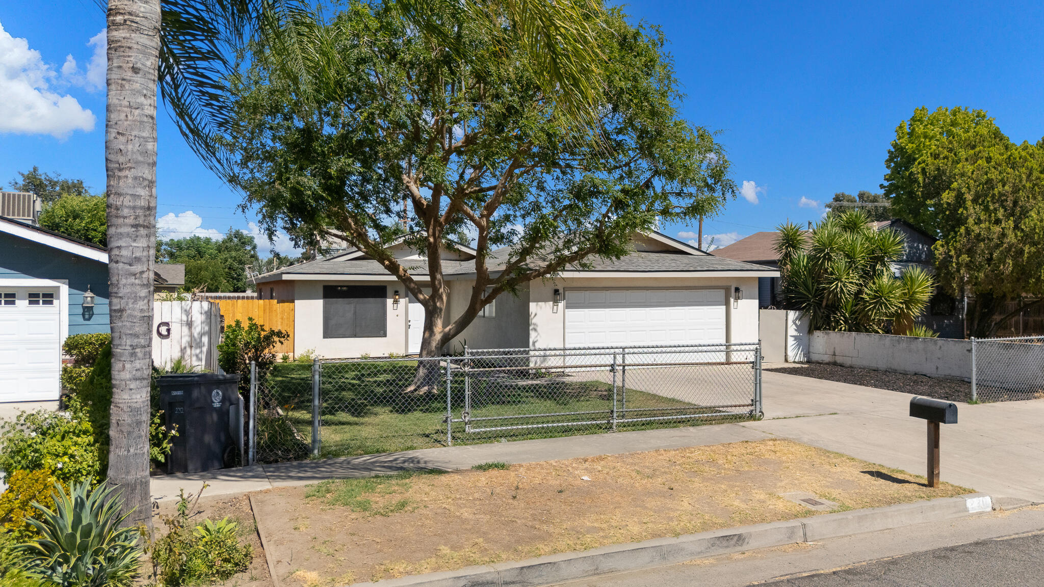 220 N C St, Tulare, CA 93274