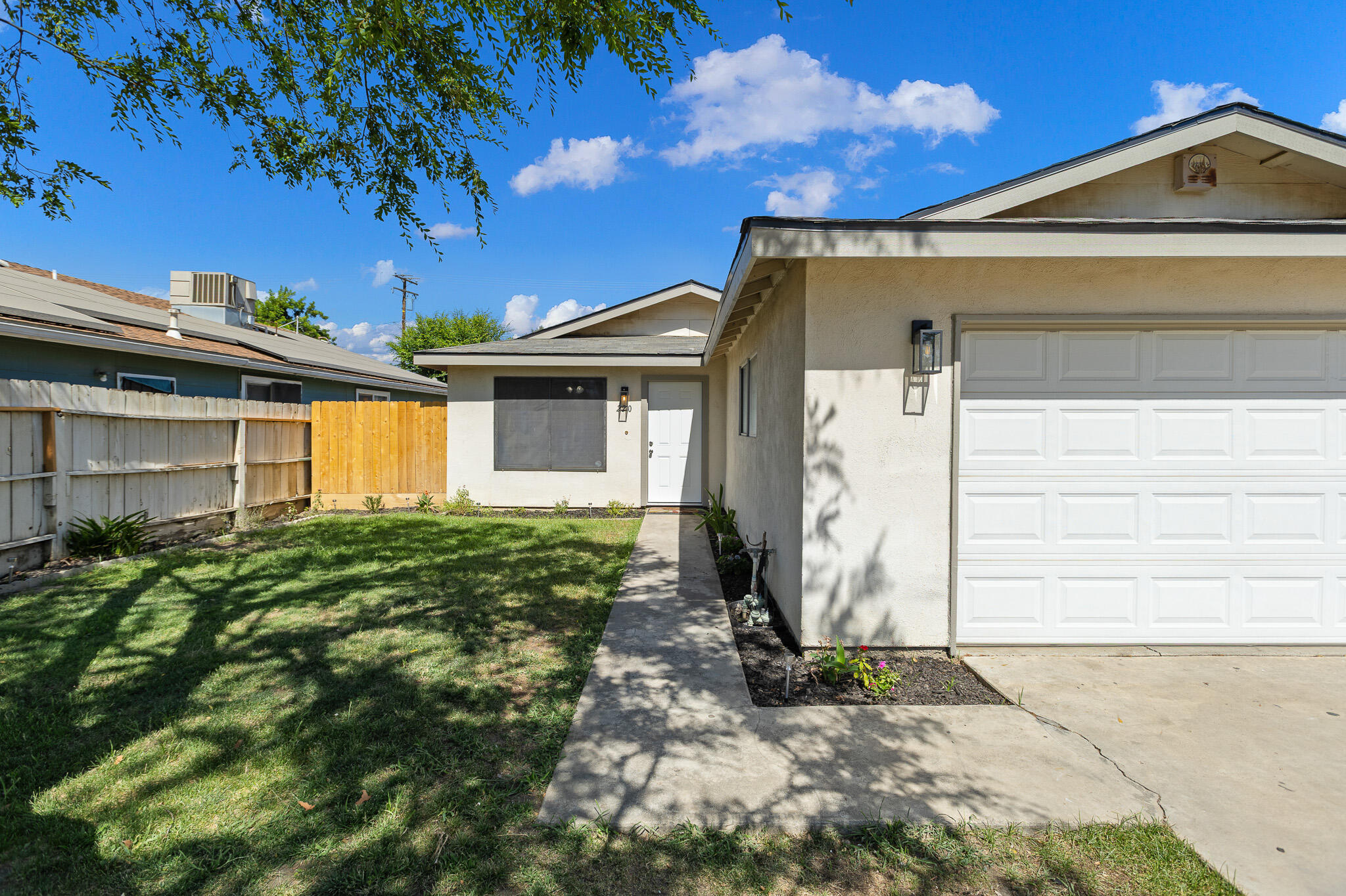220 N C St, Tulare, CA 93274