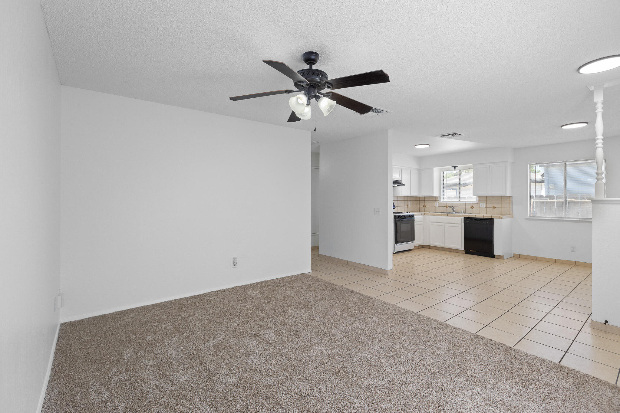 220 N C St, Tulare, CA 93274