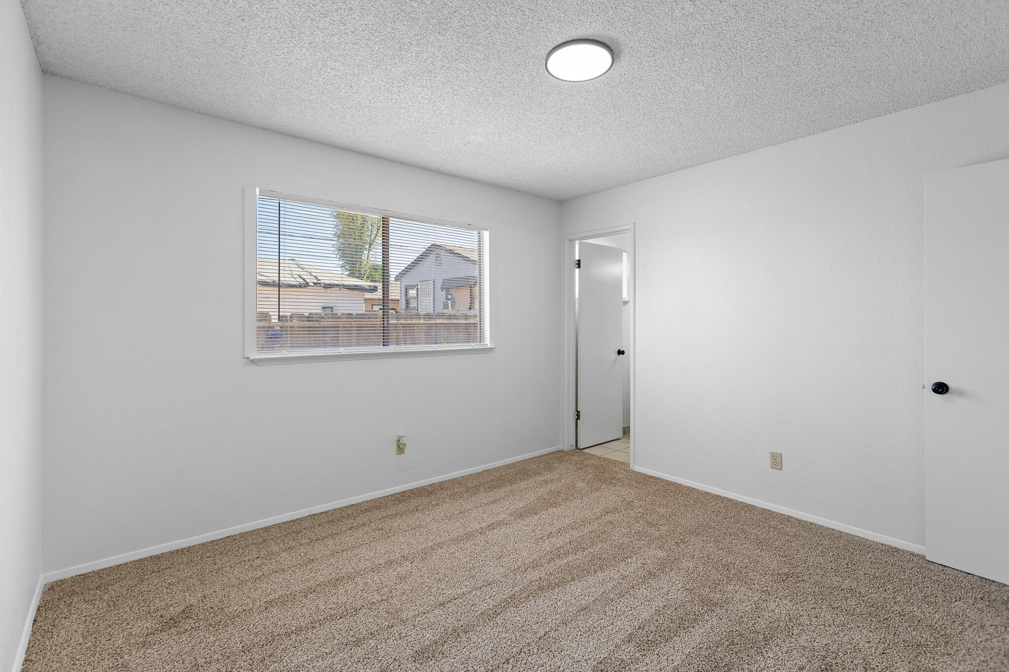 220 N C St, Tulare, CA 93274