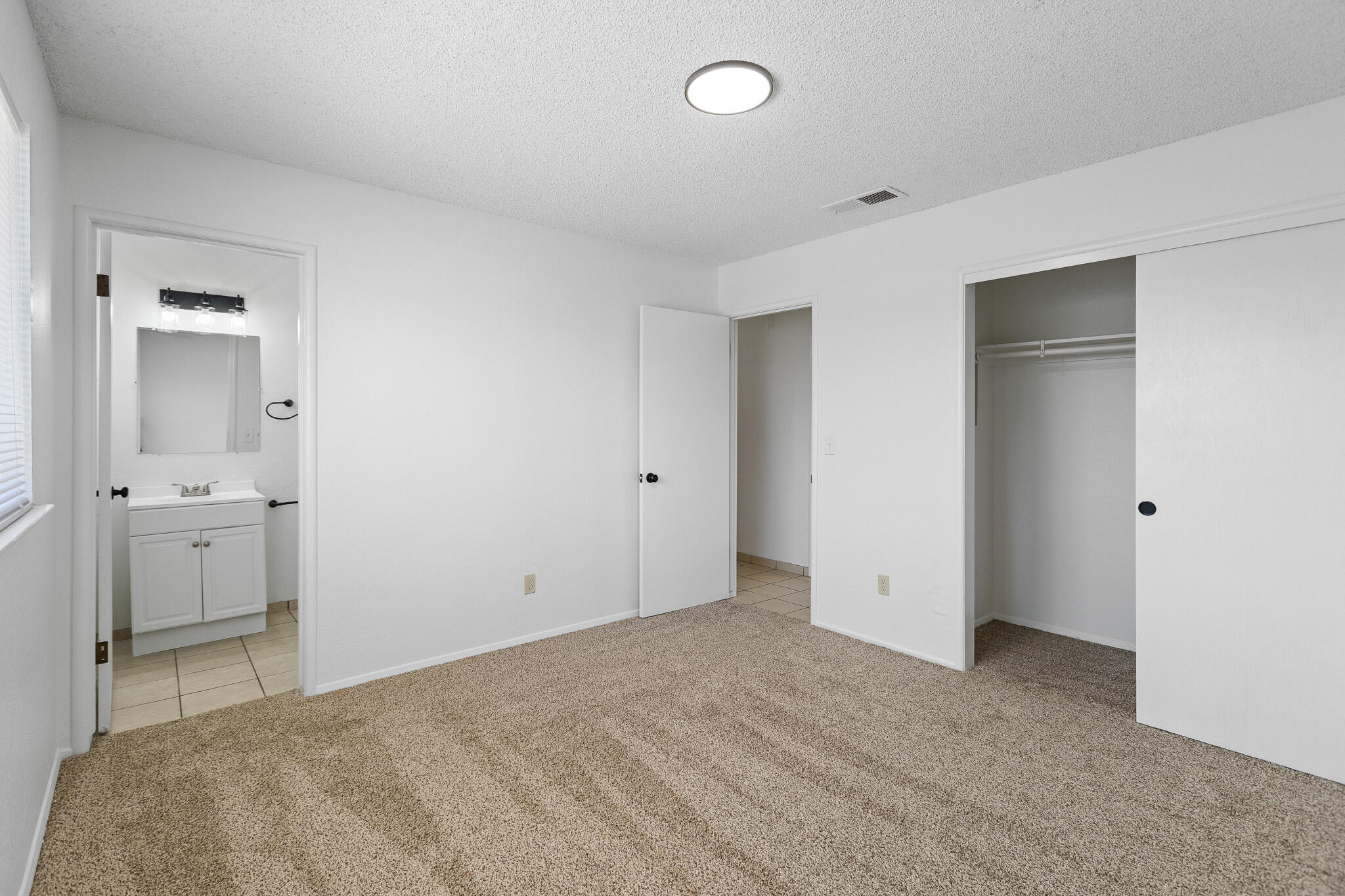220 N C St, Tulare, CA 93274