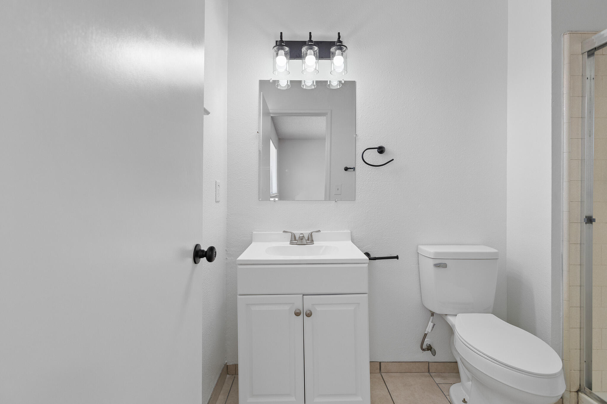 220 N C St, Tulare, CA 93274