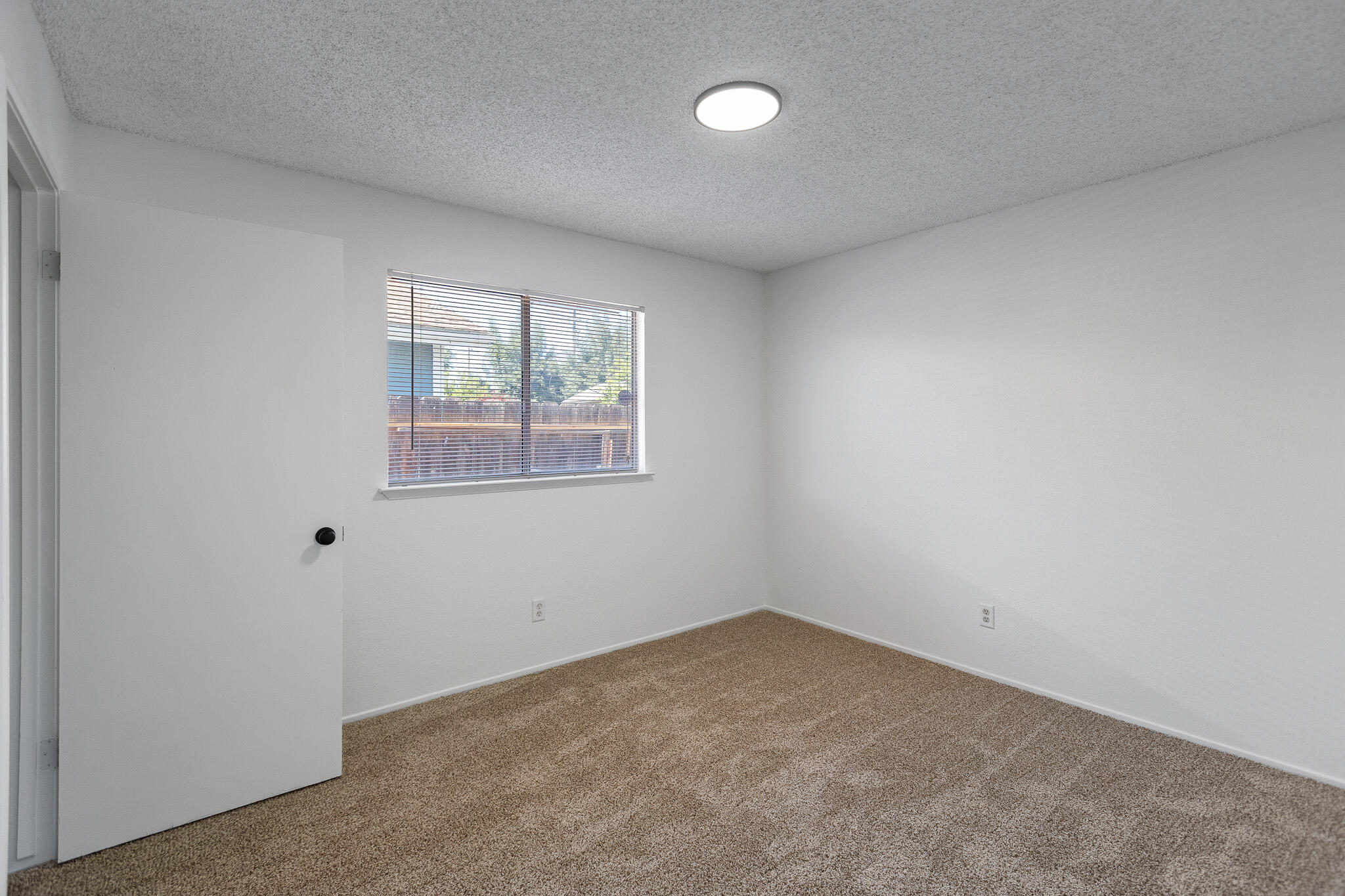220 N C St, Tulare, CA 93274