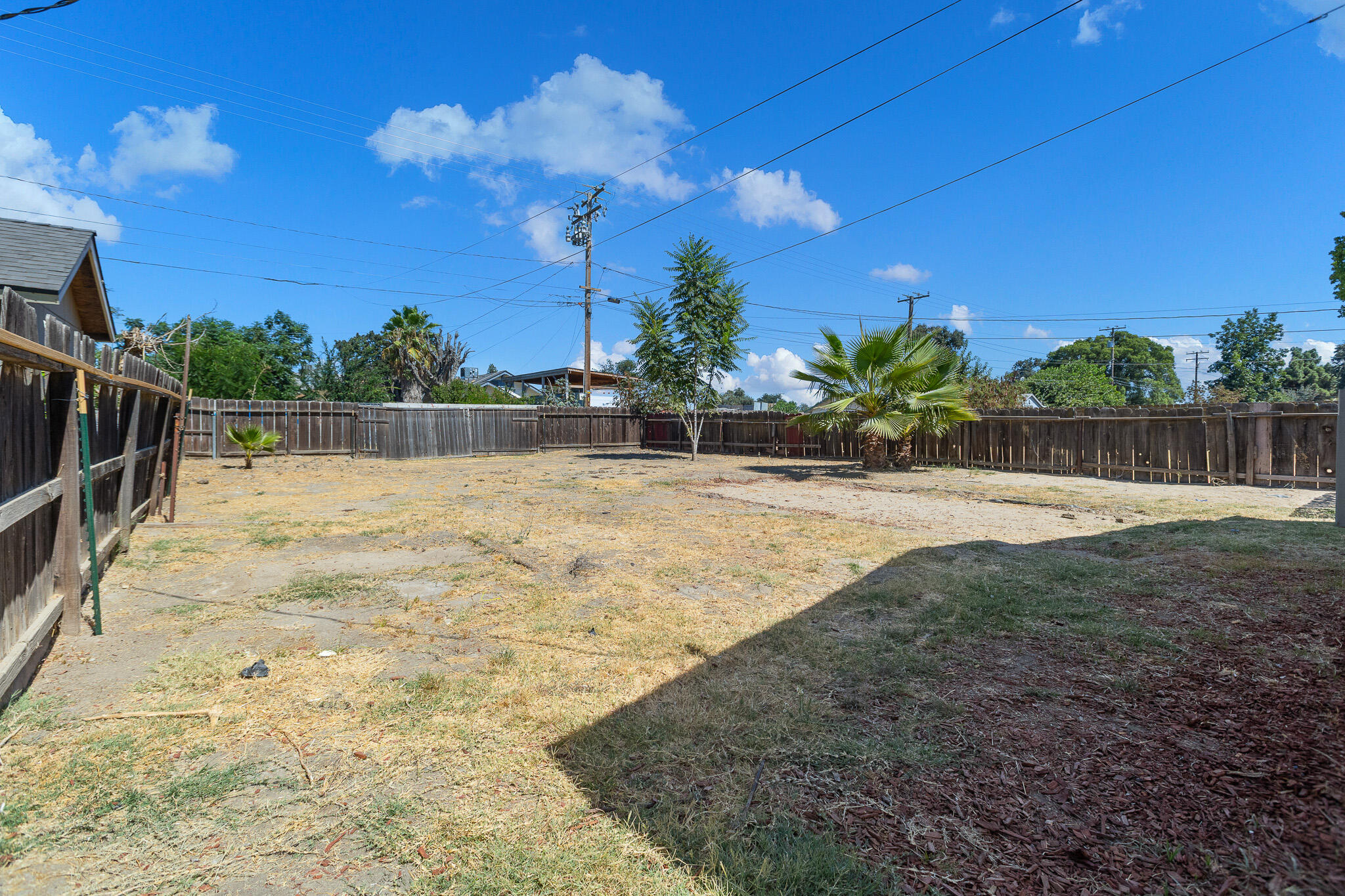 220 N C St, Tulare, CA 93274