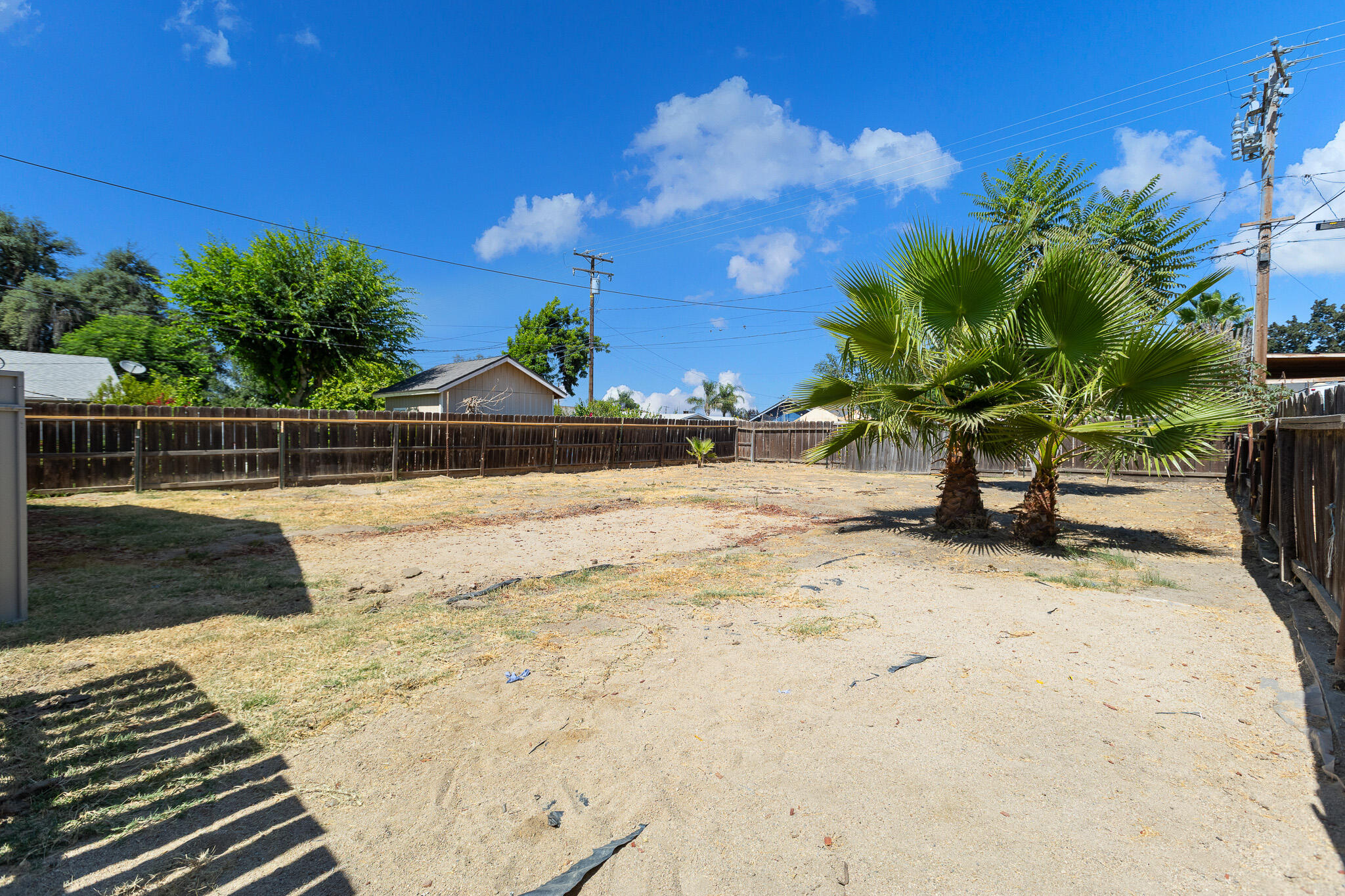 220 N C St, Tulare, CA 93274