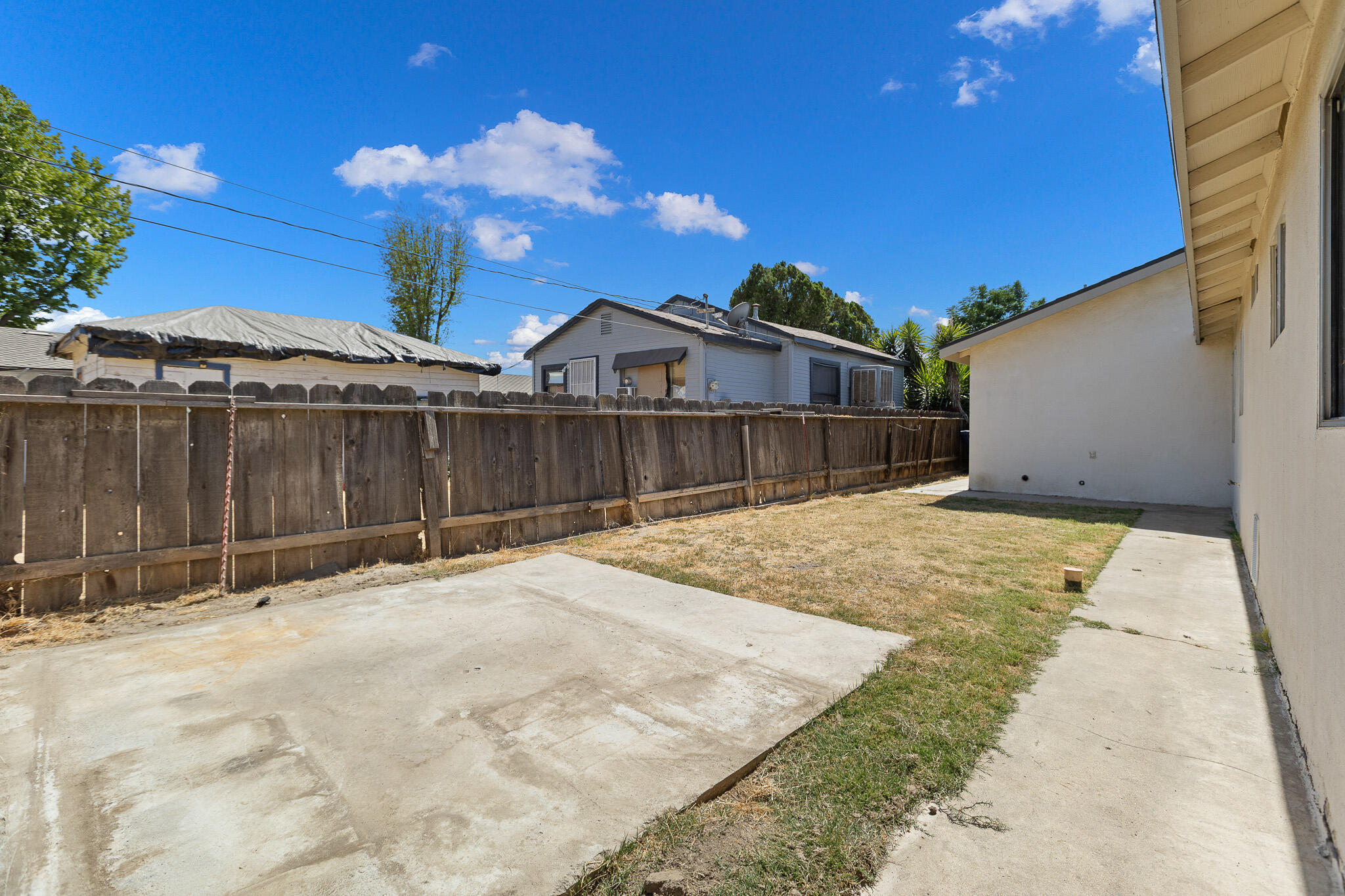220 N C St, Tulare, CA 93274