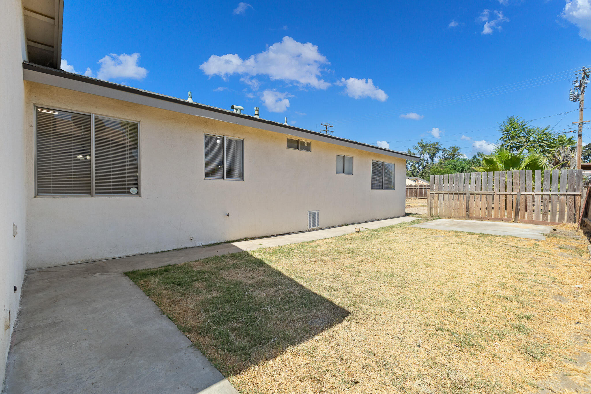 220 N C St, Tulare, CA 93274