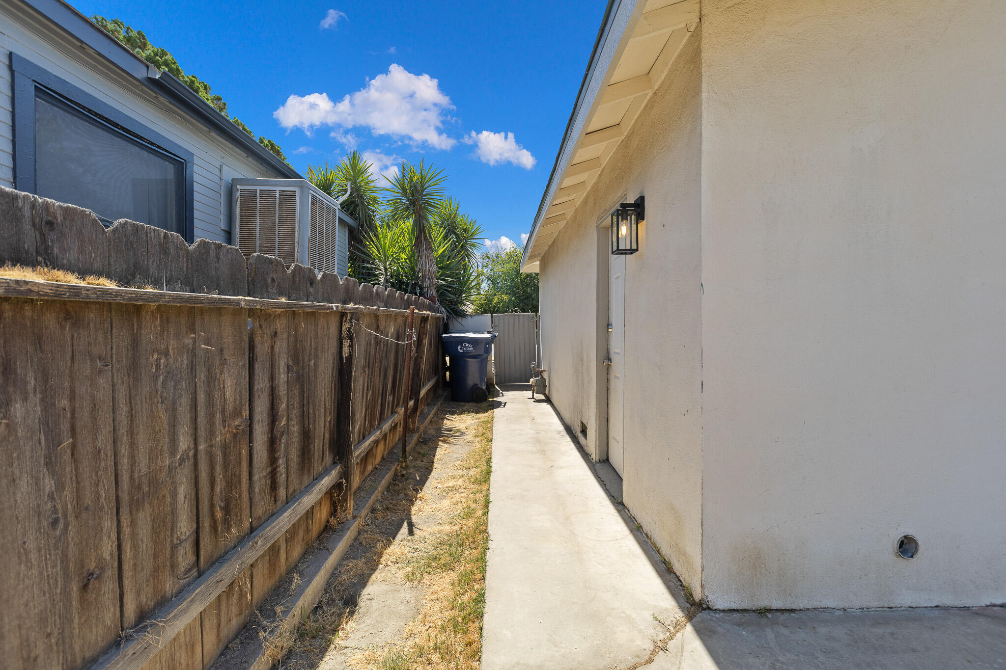 220 N C St, Tulare, CA 93274