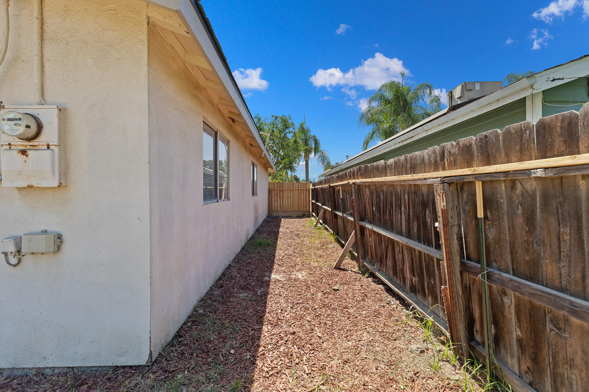 220 N C St, Tulare, CA 93274