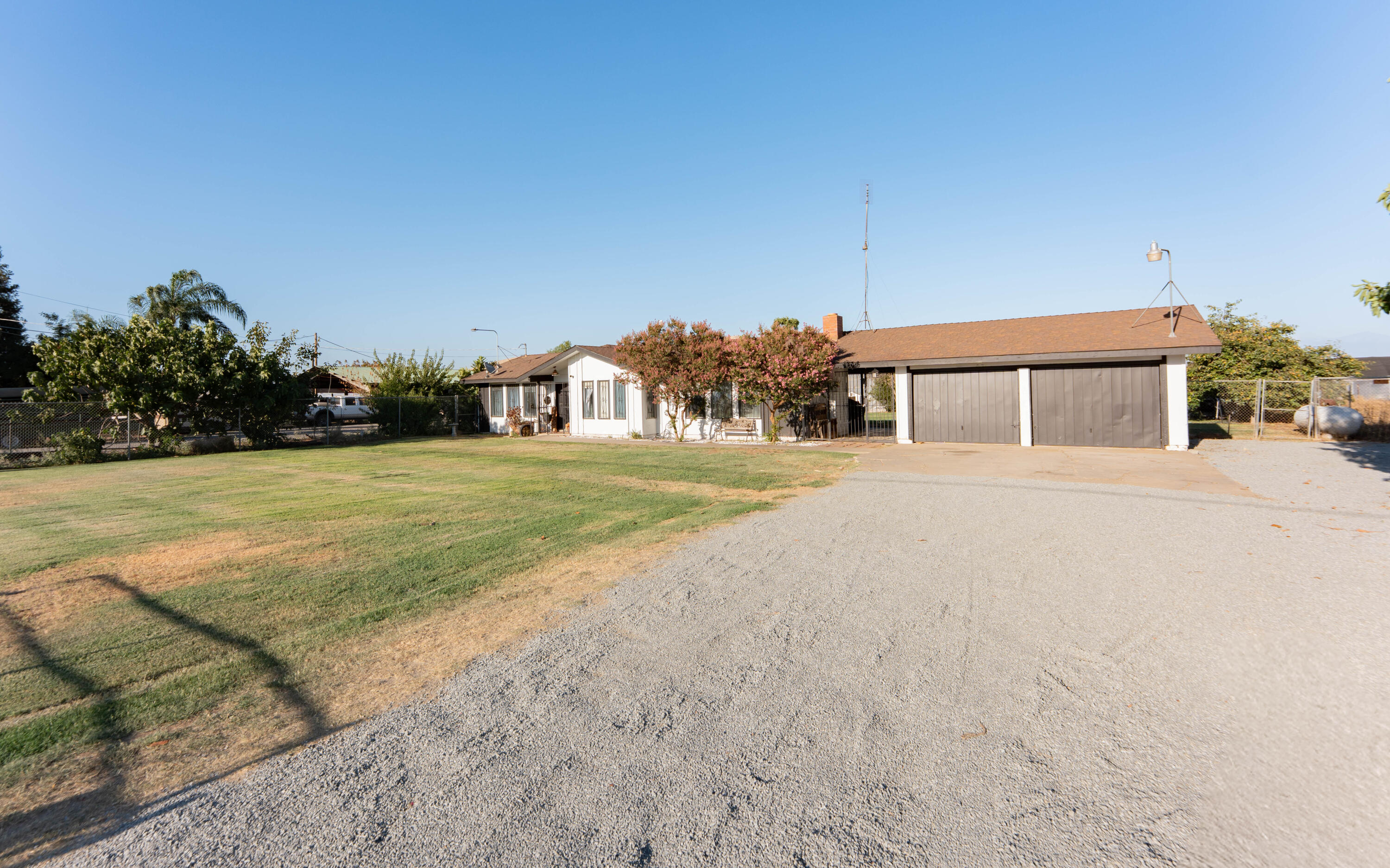 38838 Rd 140, Cutler, CA 93615